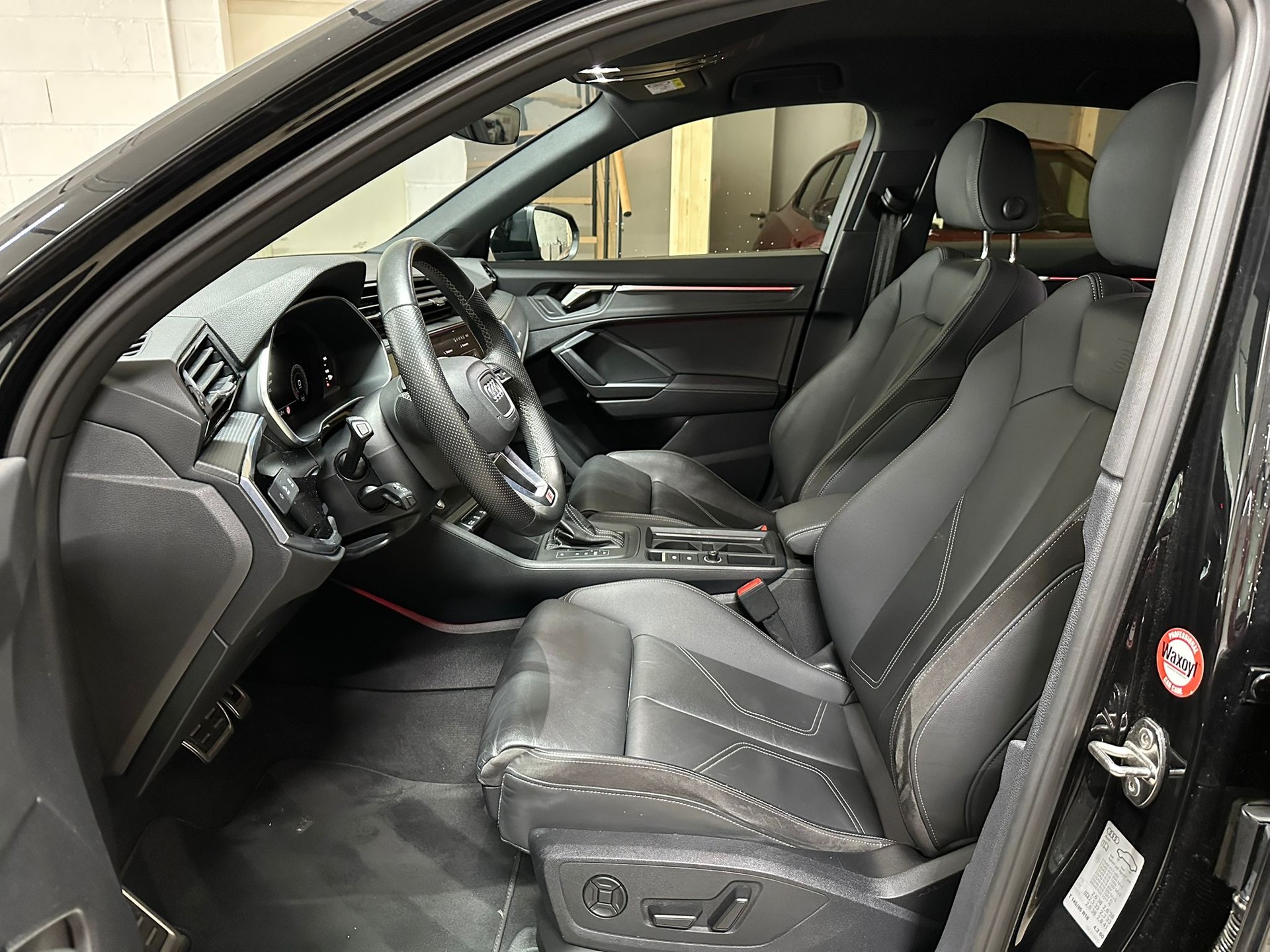 AUDI Q3 Sportback 40 TDI S line quattro S-tronic-image-8