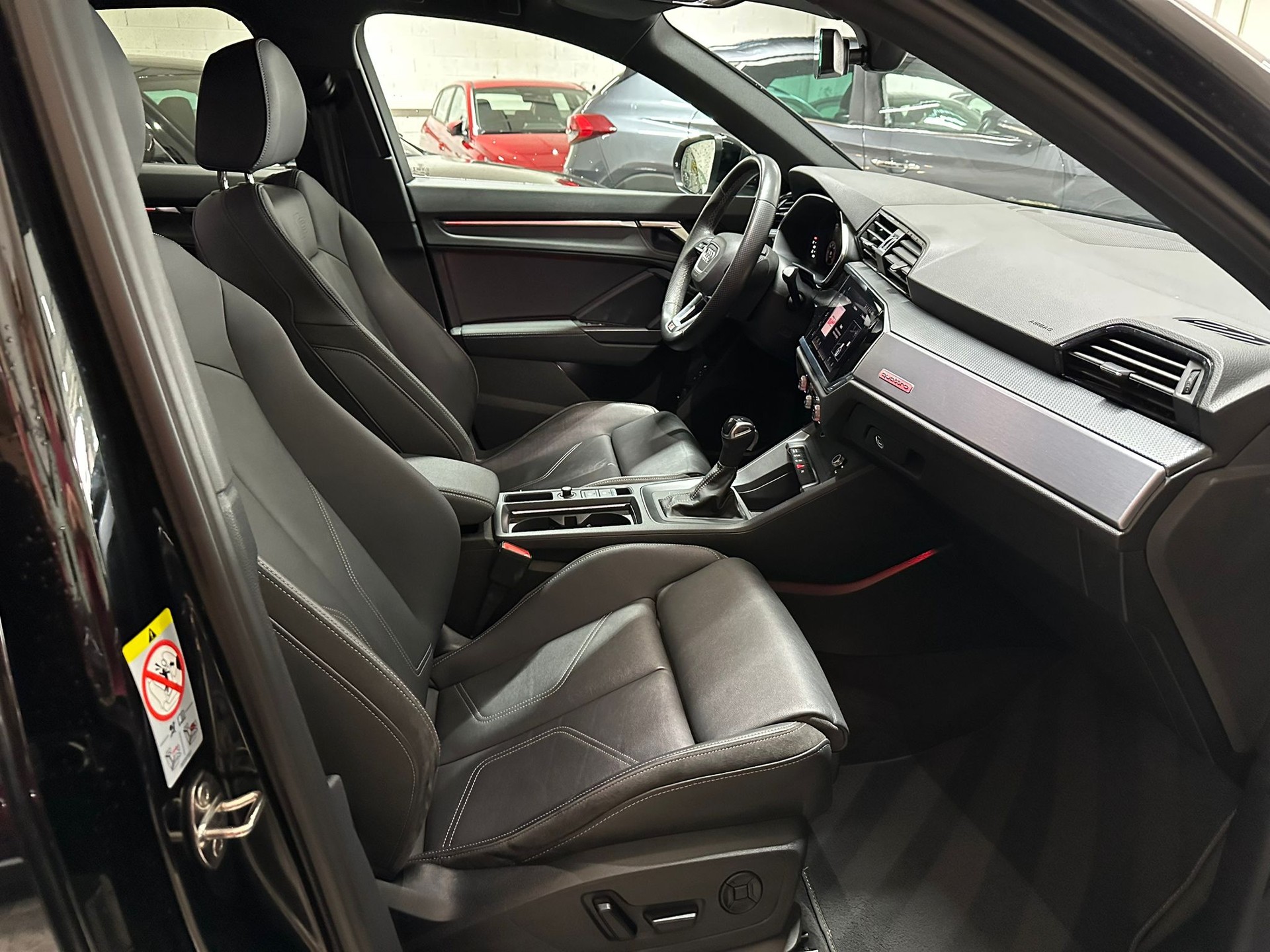 AUDI Q3 Sportback 40 TDI S line quattro S-tronic-image-10