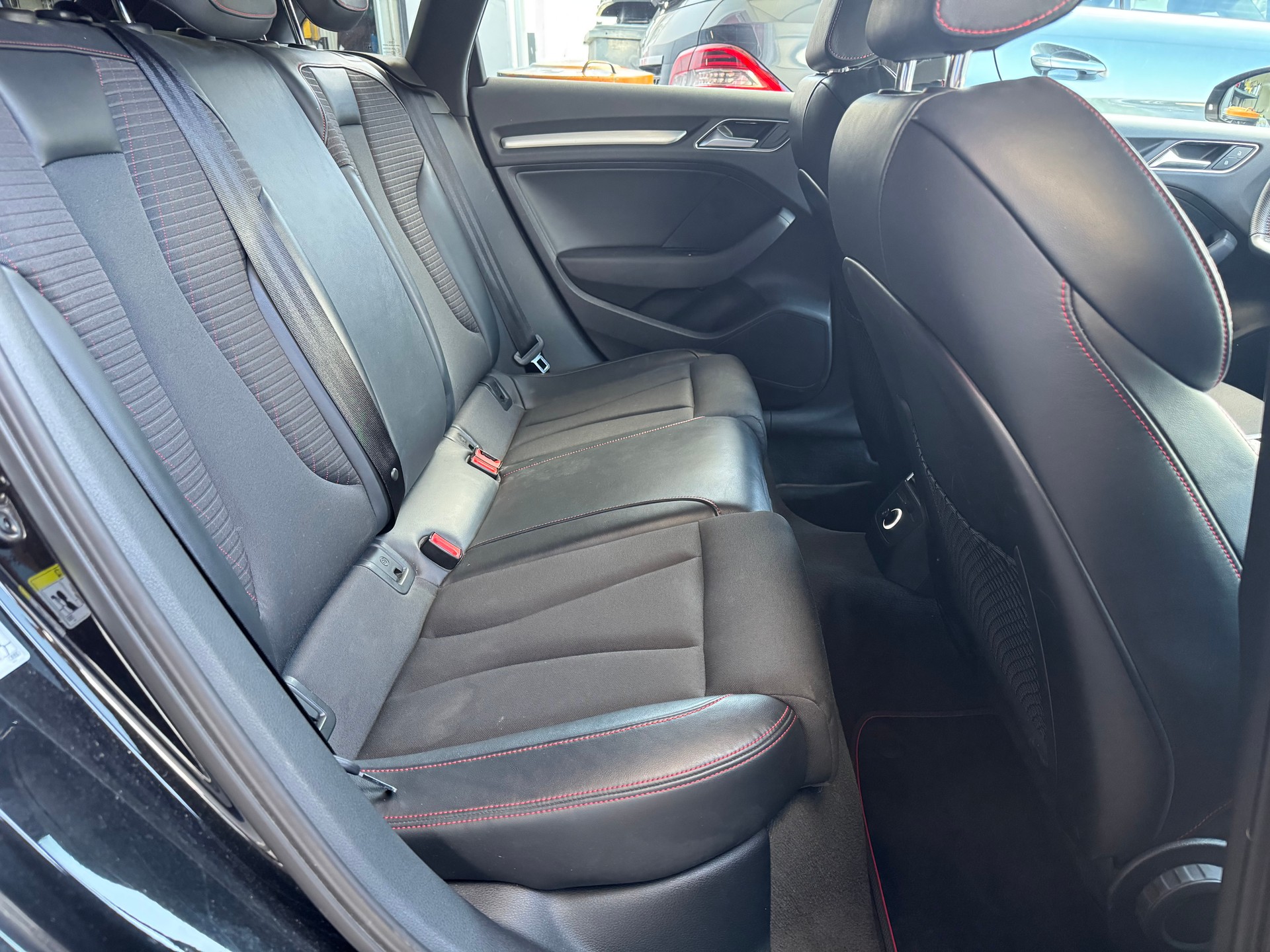 AUDI S3 Sportback 2.0 TFSI quattro S-tronic-image-7
