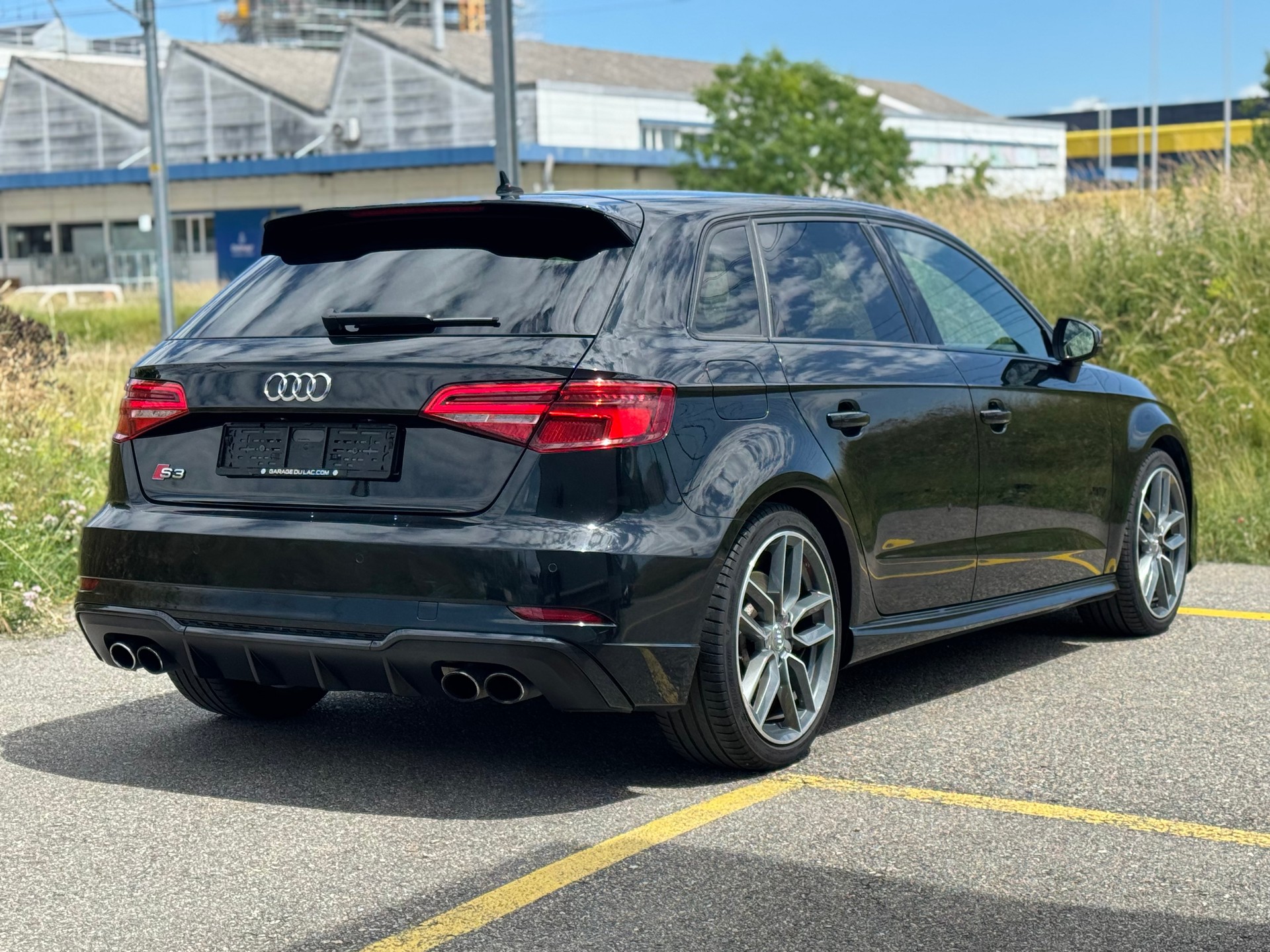 AUDI S3 Sportback 2.0 TFSI quattro S-tronic-image-5