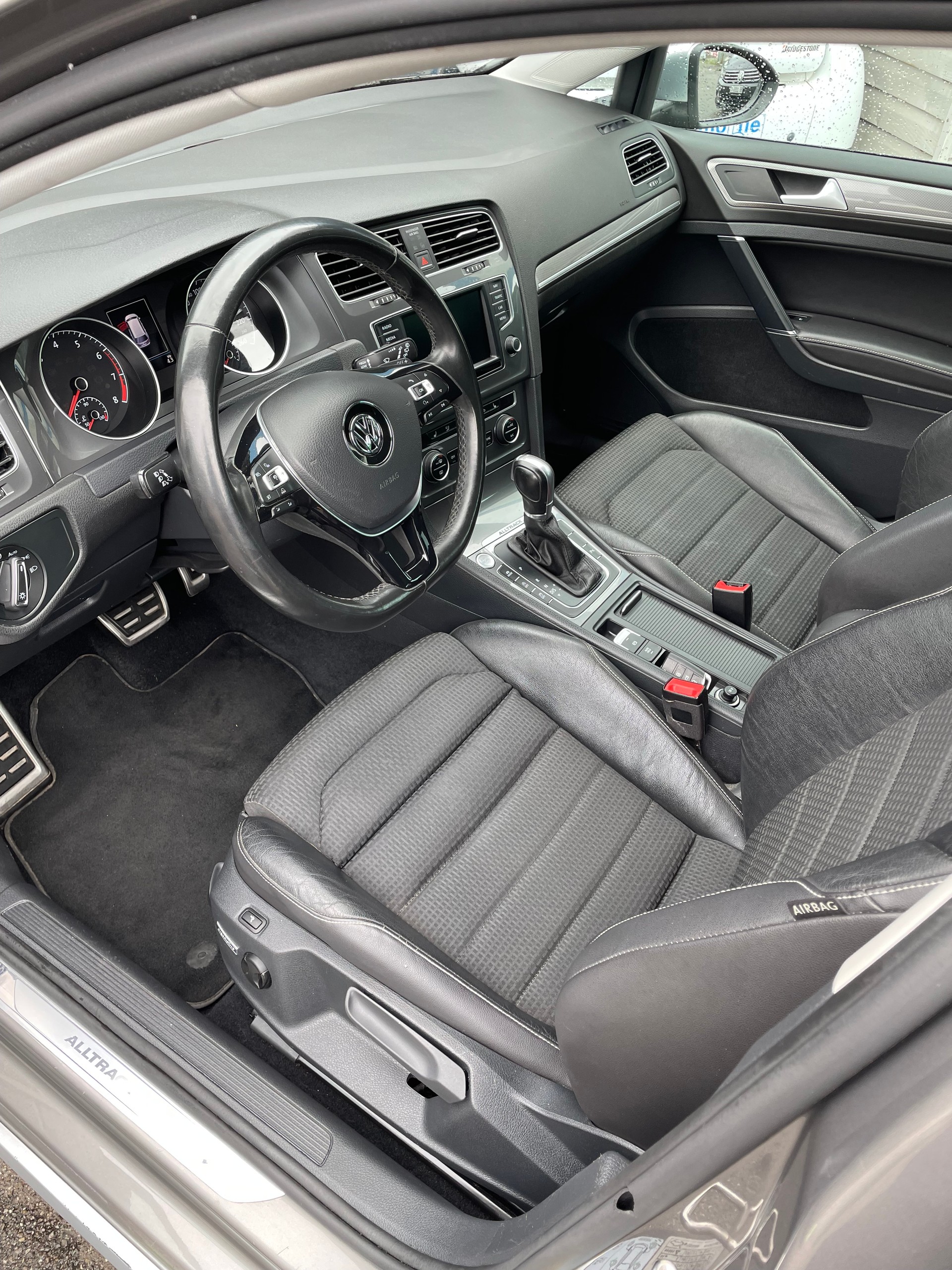VW Golf 1.8 TSI Alltrack 4Motion-image-6