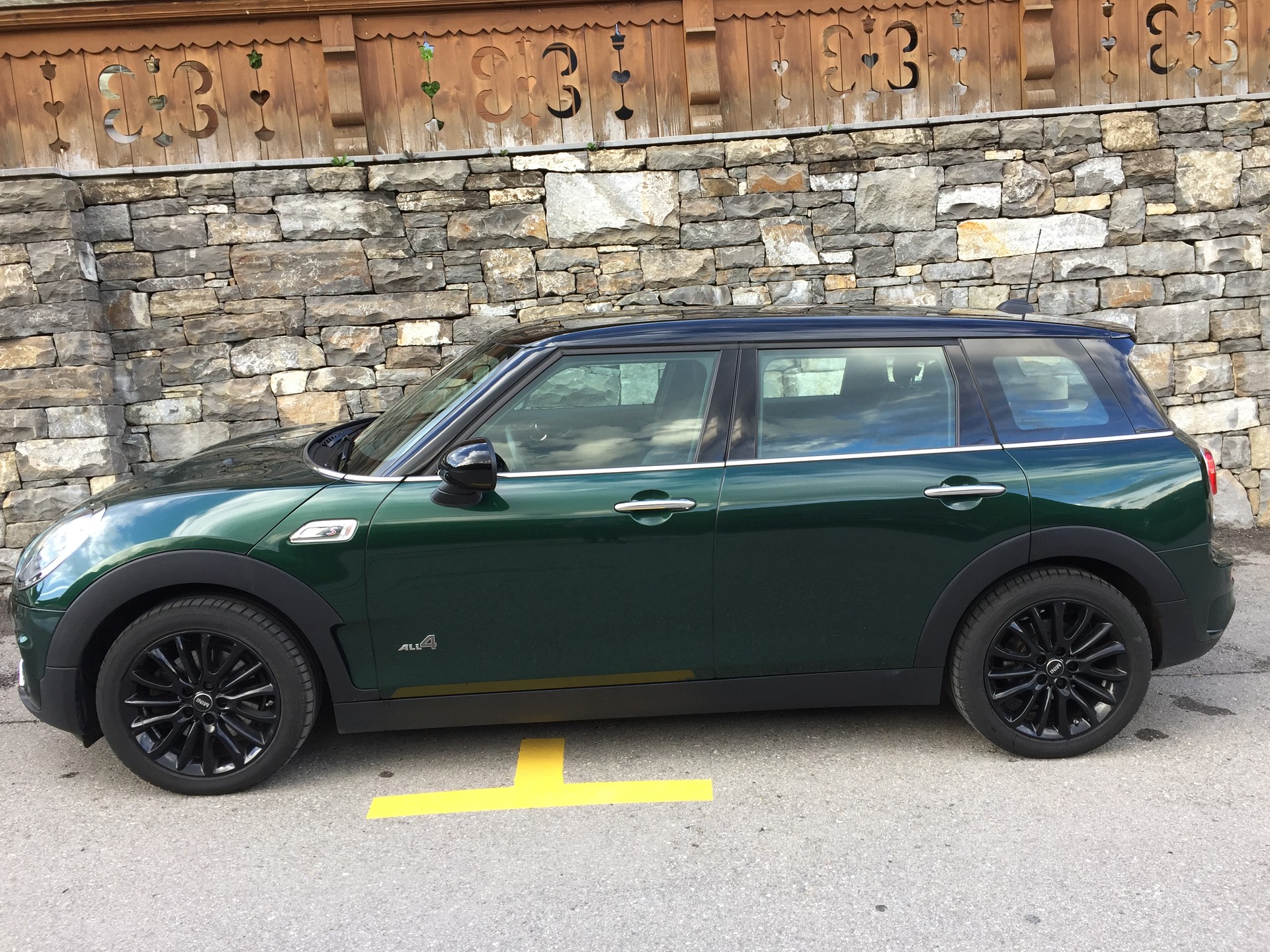 MINI Clubman Cooper S ALL4-image-1