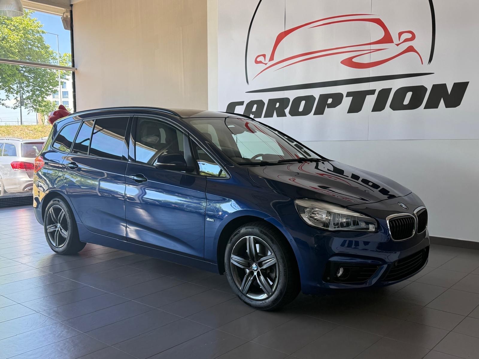 BMW 220d xDrive Gran Tourer Steptronic-showroom-element-1