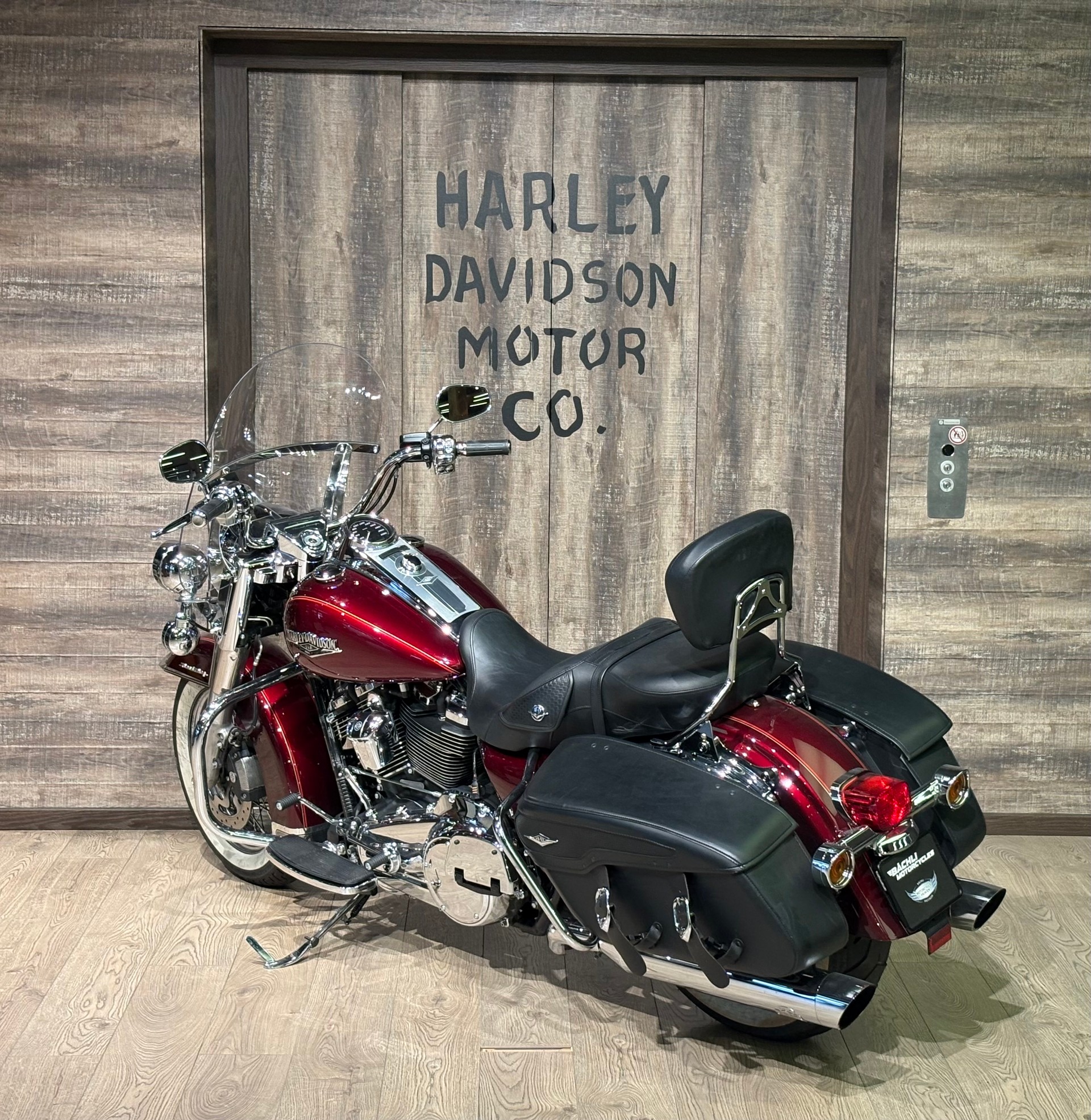 HARLEY-DAVIDSON FLHRC Road King Classic 107 ABS-image-4