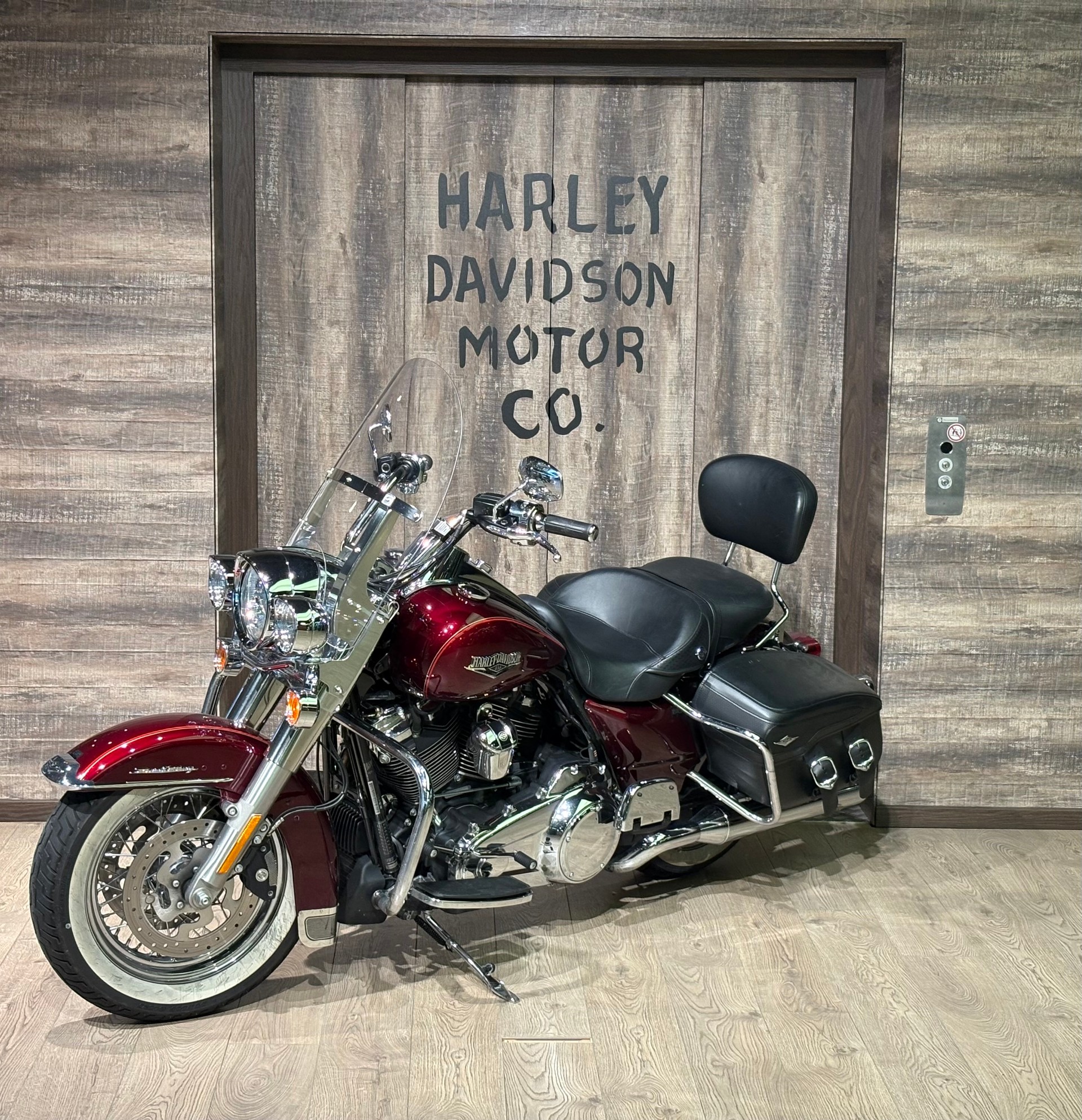 HARLEY-DAVIDSON FLHRC Road King Classic 107 ABS-image-2