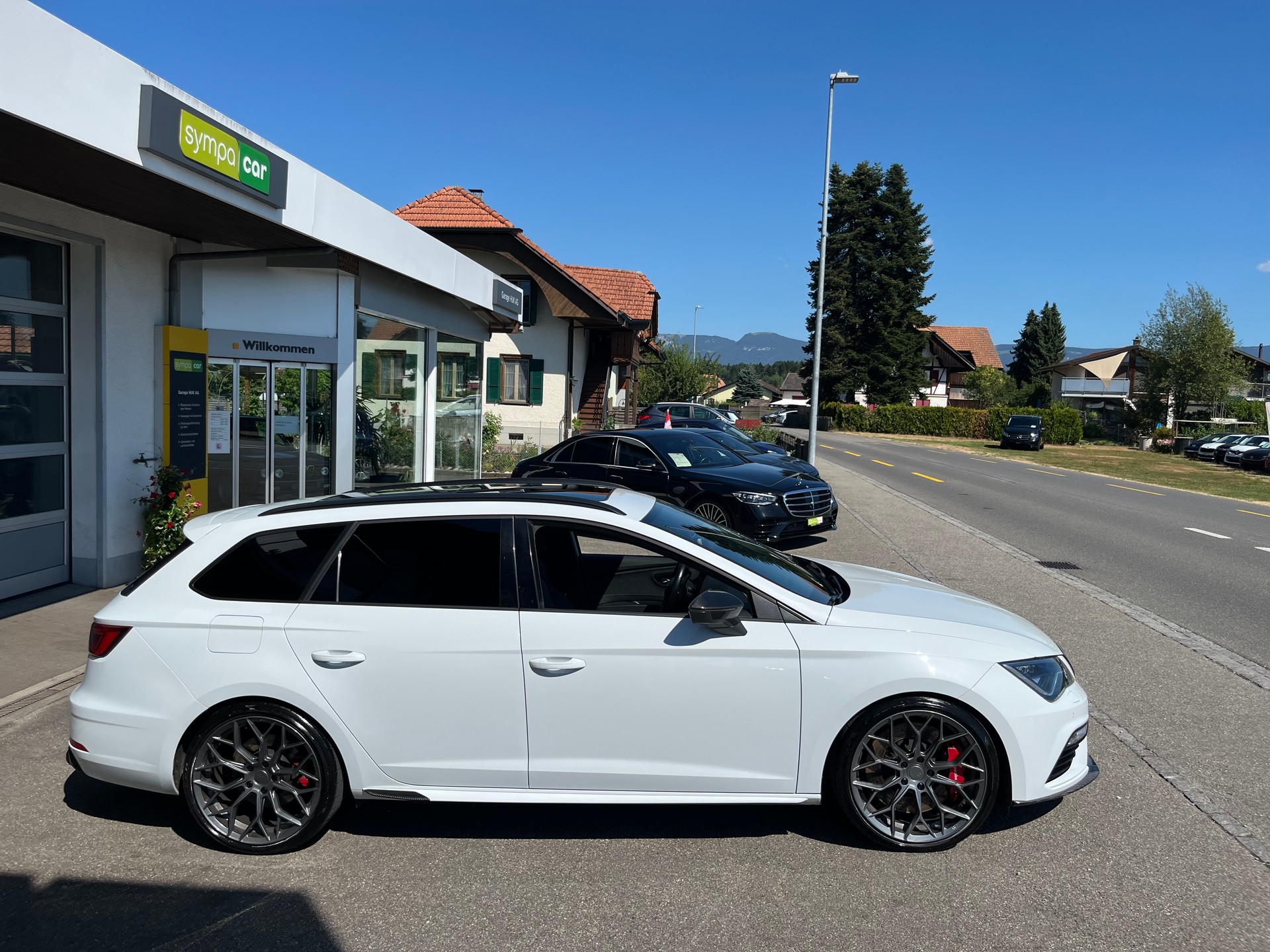 SEAT Leon ST 2.0 TSI Cupra 370 4 Drive DSG+++CARBON+++FRISCH MFK+++TOP AUSTATTUNG+++-showroom-element-3