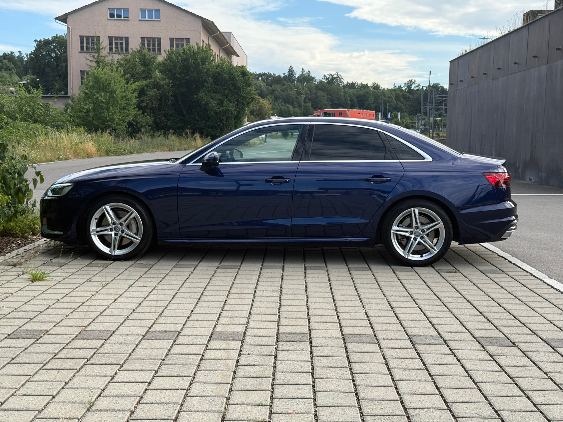 AUDI A4 Limousine 45 TFSI advanced quattro S-tronic quattro-showroom-element-1