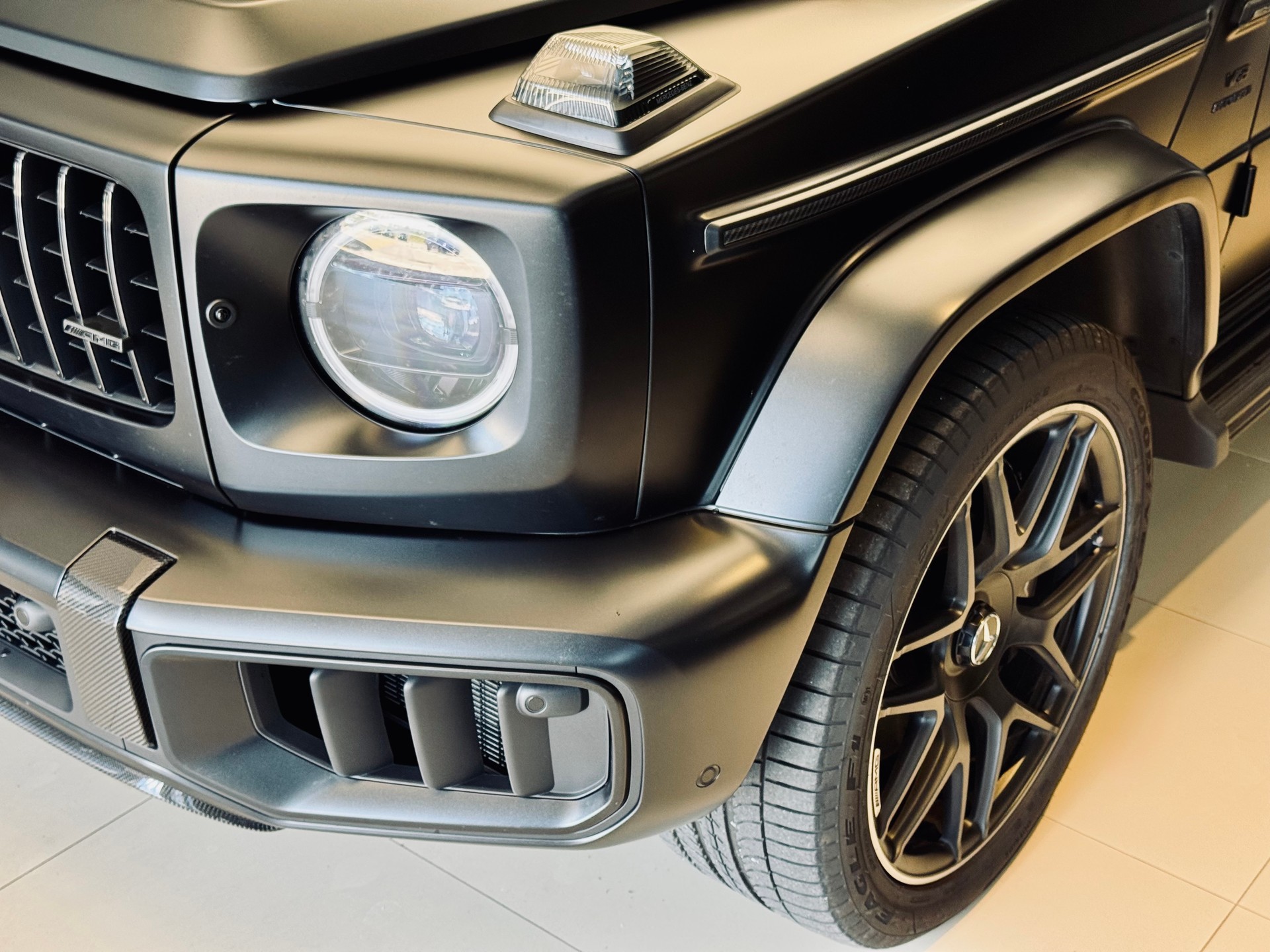 MERCEDES-BENZ G 63 AMG 9G-Tronic-showroom-element-3