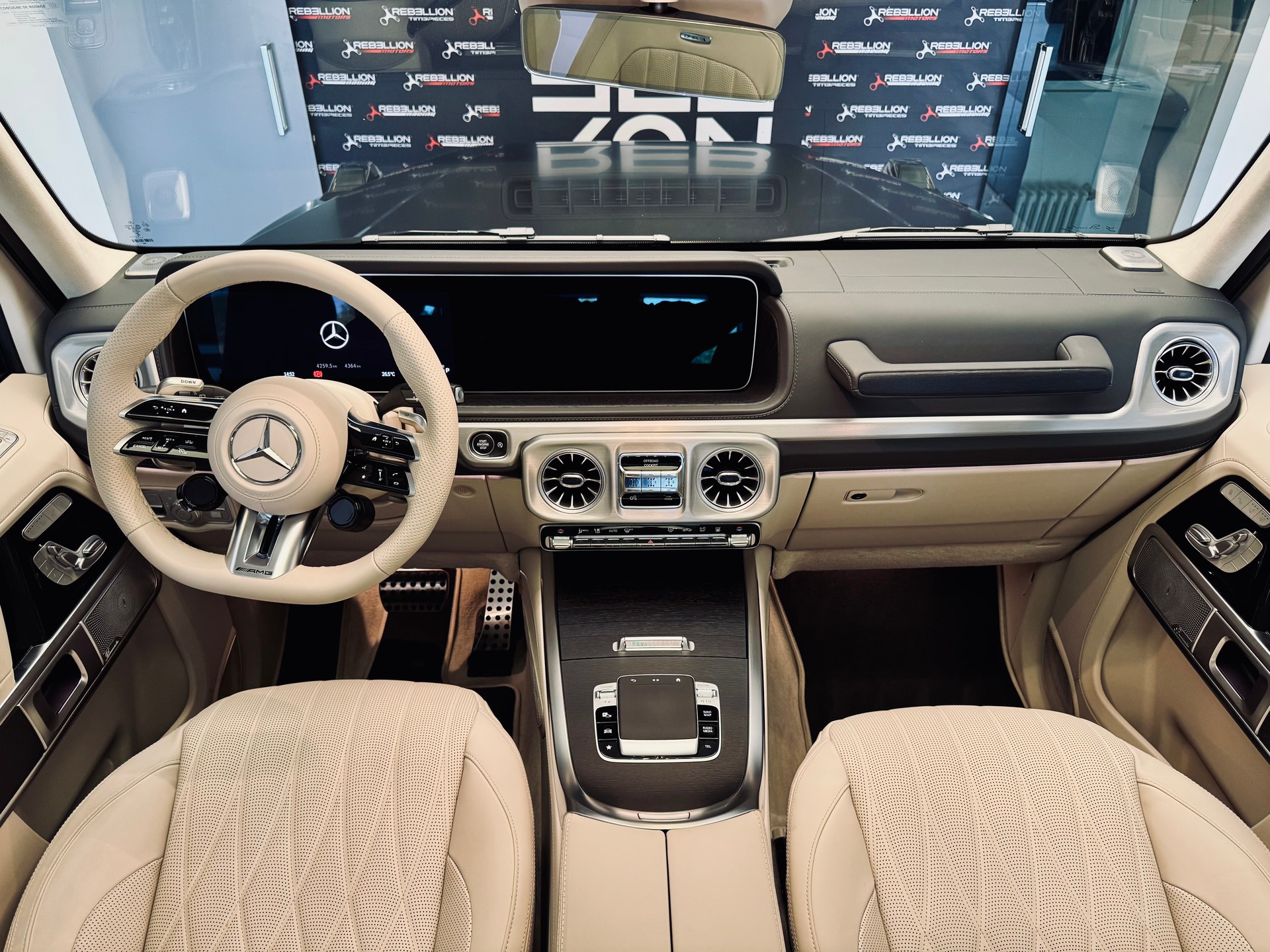MERCEDES-BENZ G 63 AMG 9G-Tronic-image-14