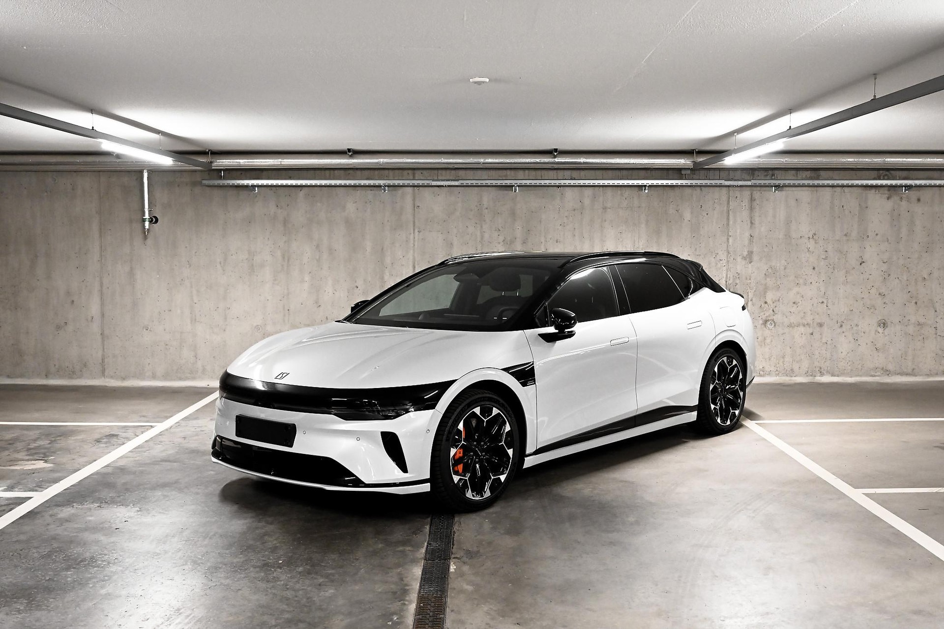 ZEEKR 7GT Privilege AWD-showroom-element-1