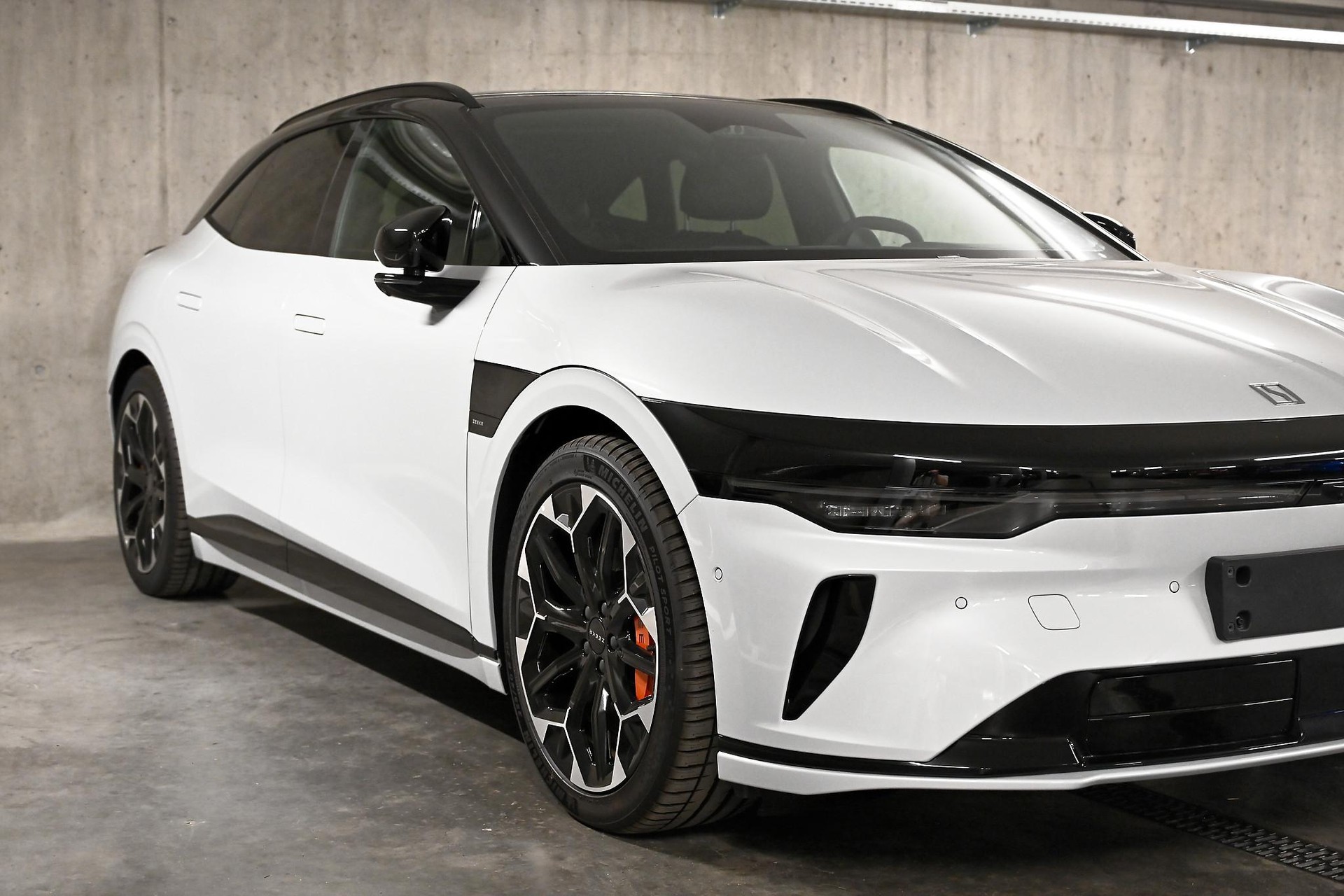 ZEEKR 7GT Privilege AWD-showroom-element-3