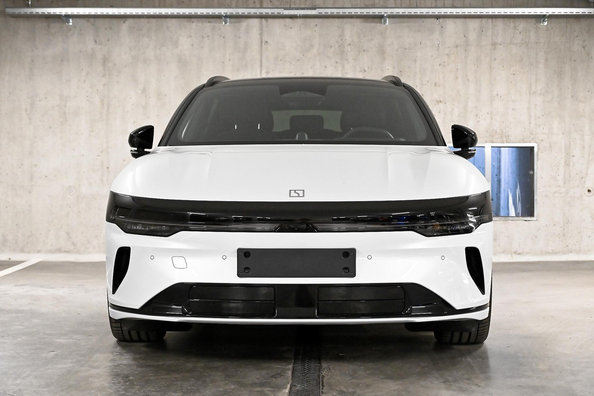 ZEEKR 7GT Privilege AWD-showroom-element-2