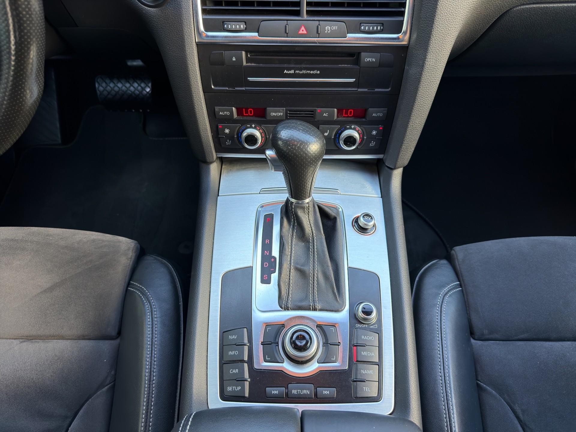 AUDI Q7 3.0 TDI S-Line quattro tiptronic 7-Sitzer-image-15