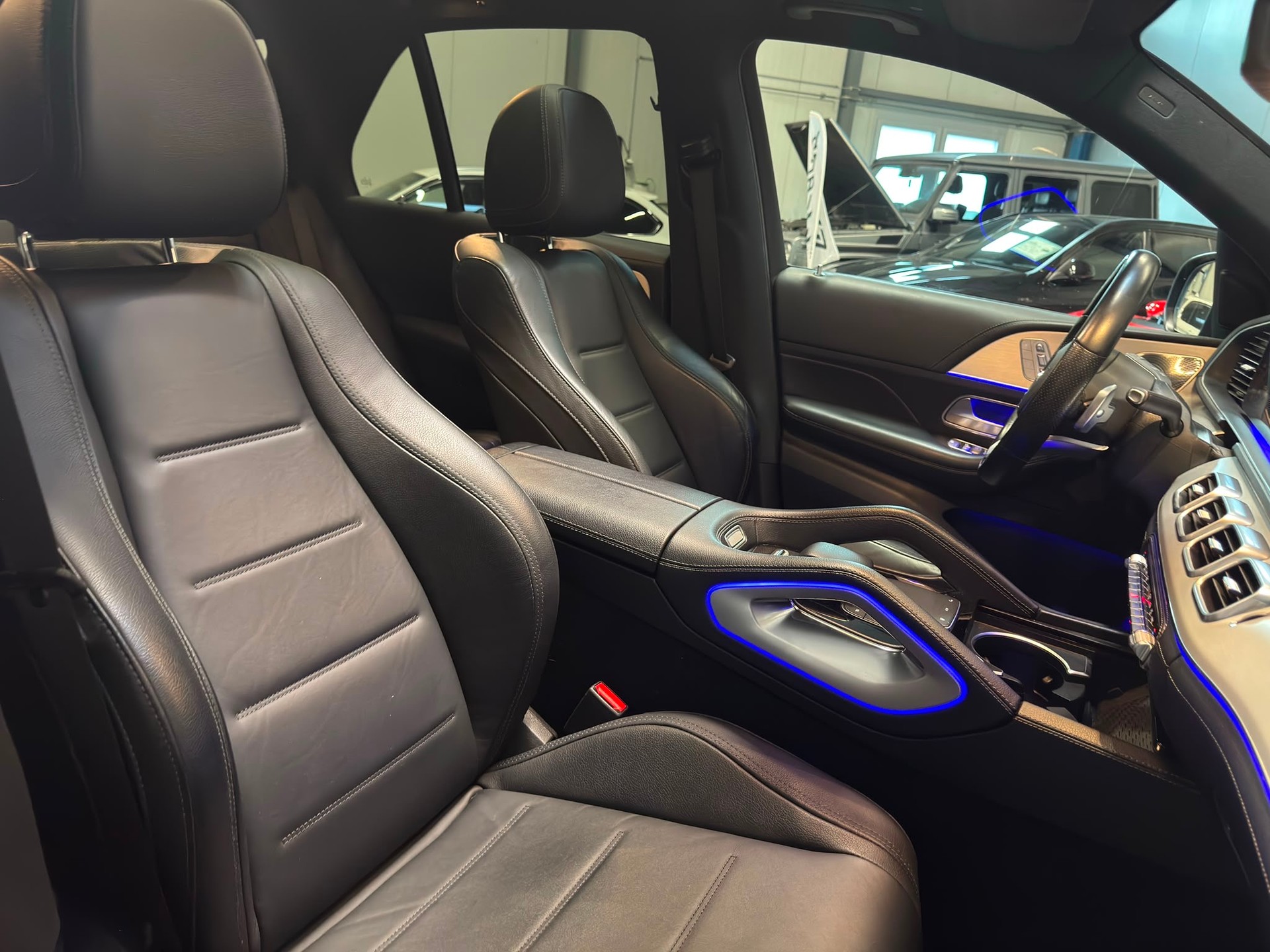 MERCEDES-BENZ GLE 350 d AMG Line 4matic-image-9