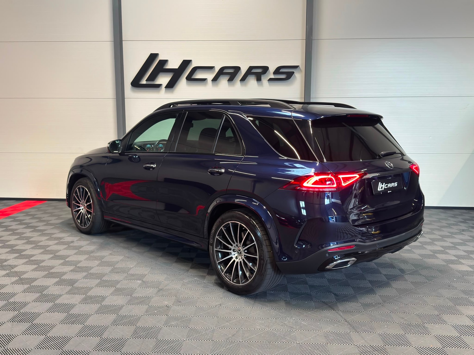 MERCEDES-BENZ GLE 350 d AMG Line 4matic-image-2