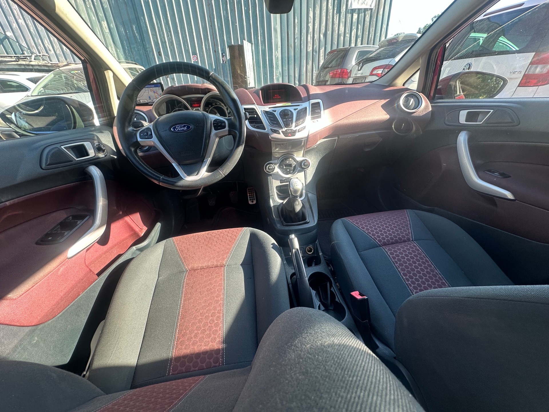 FORD Fiesta 1.6 16V Titanium-image-7