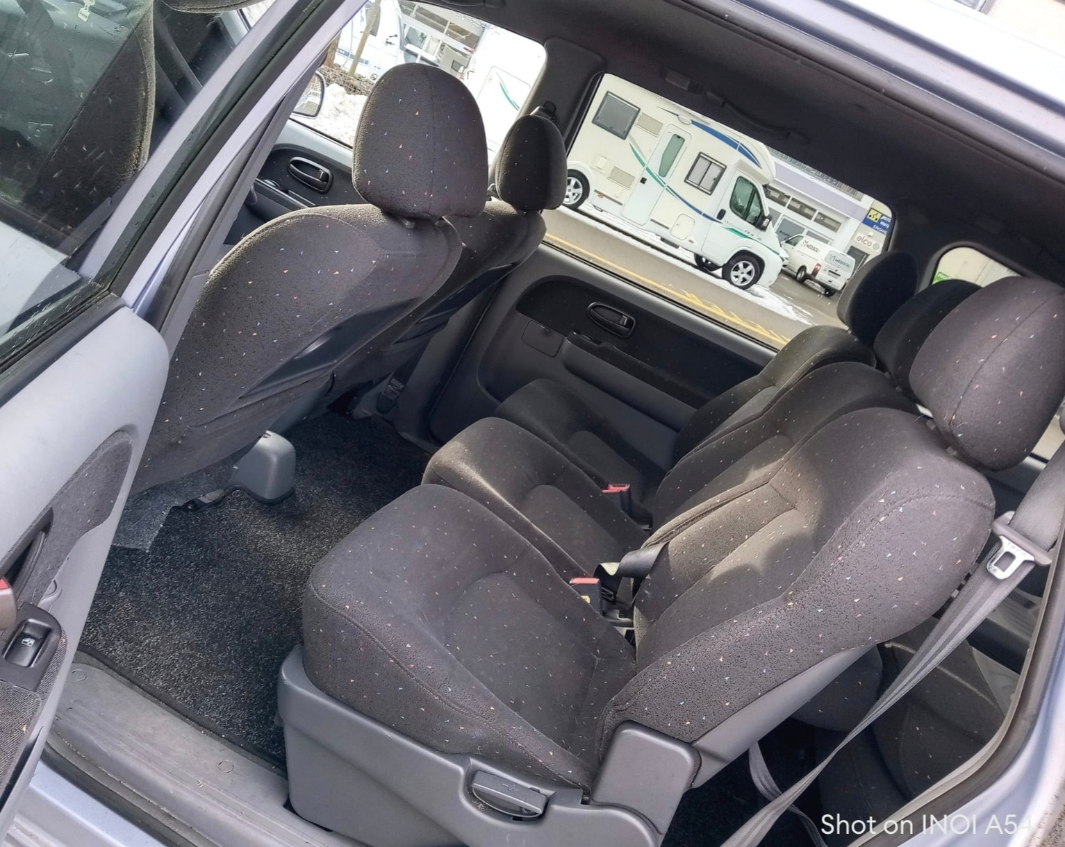 HYUNDAI Trajet 2.0 CRDi (GLS)-image-9