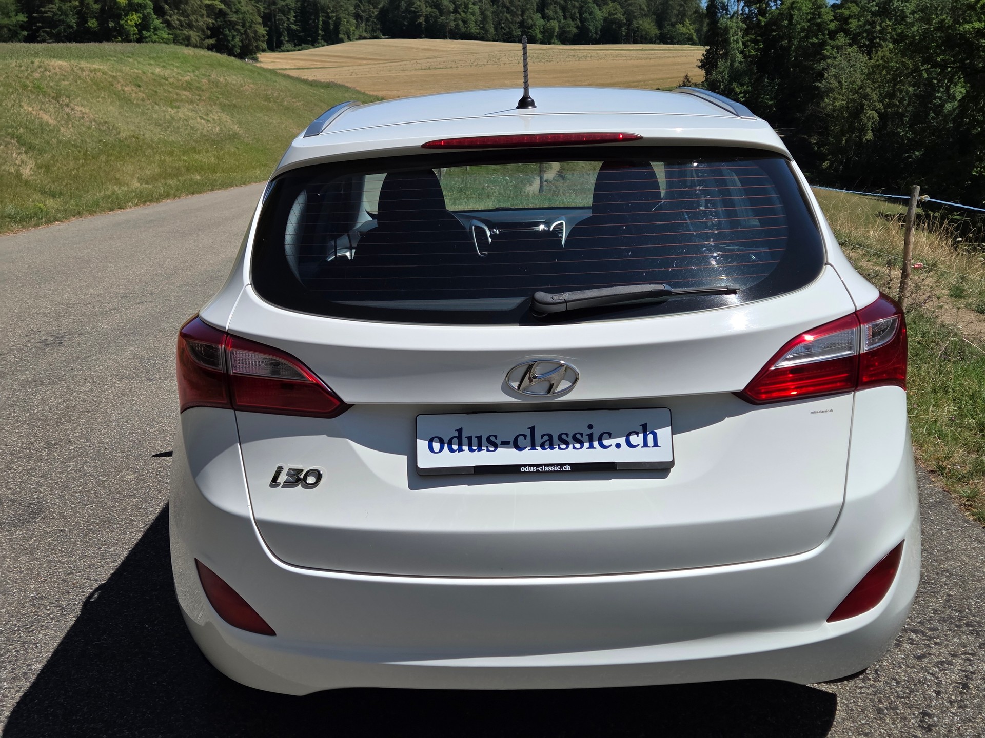 HYUNDAI i30 Wagon 1.4 Comfort-image-5