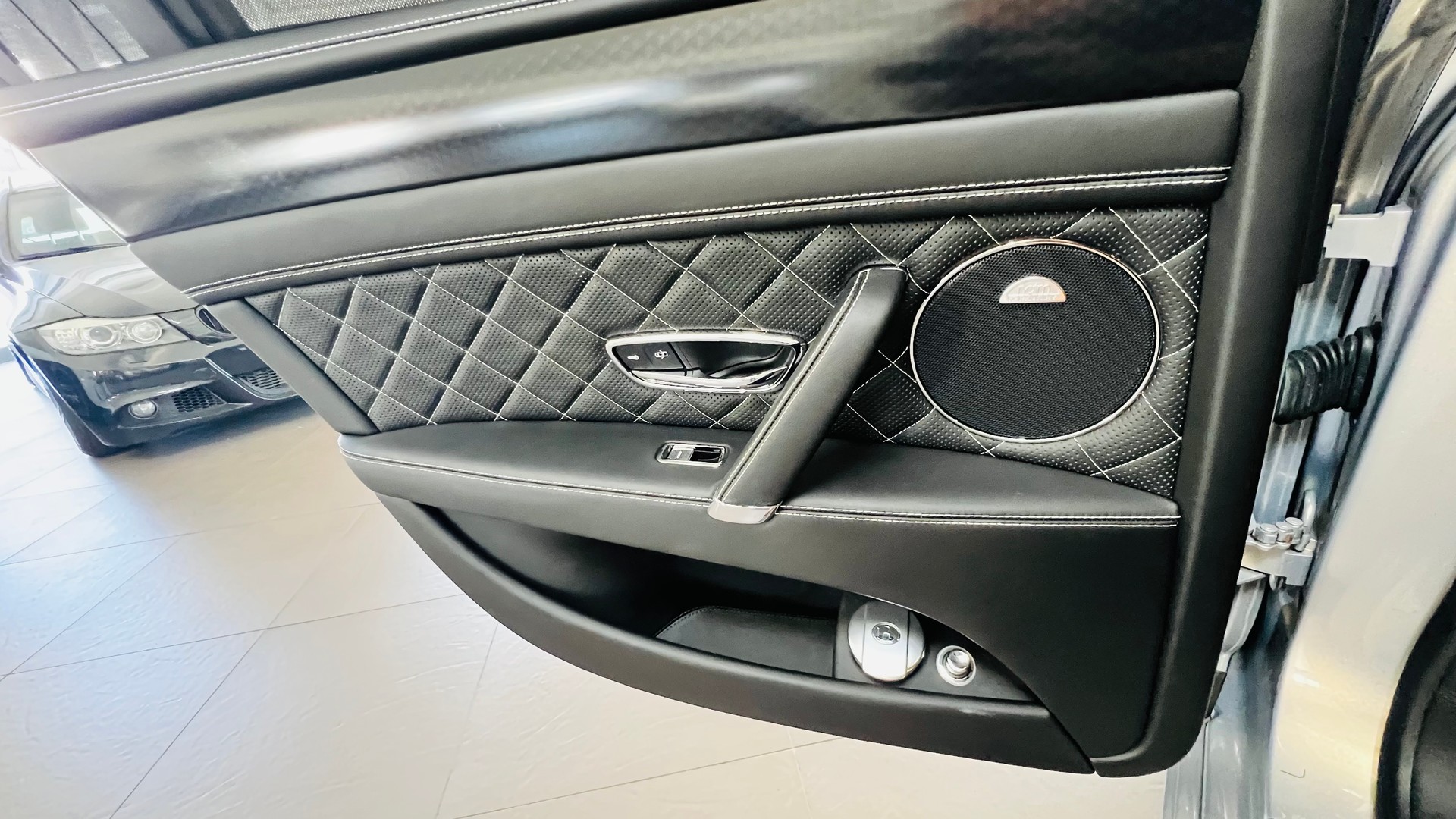 BENTLEY Flying Spur 6.0 S-image-18