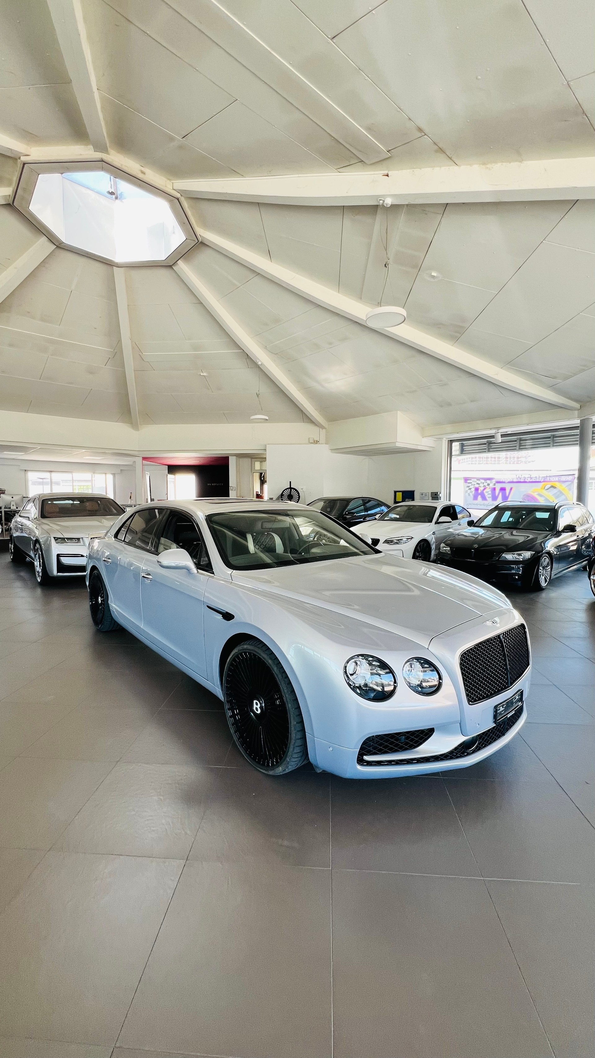 BENTLEY Flying Spur 6.0 S-showroom-element-2