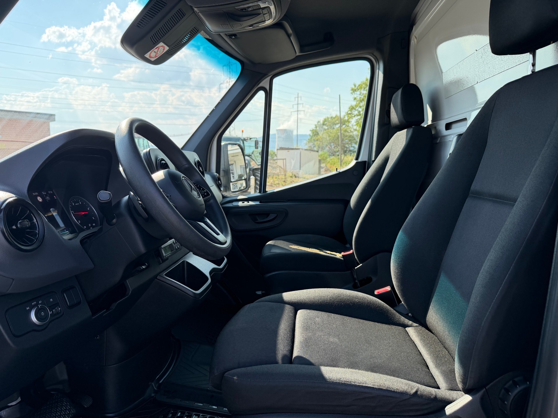 MERCEDES-BENZ Sprinter 317 CDI Kompakt 9G-TRONIC-image-9