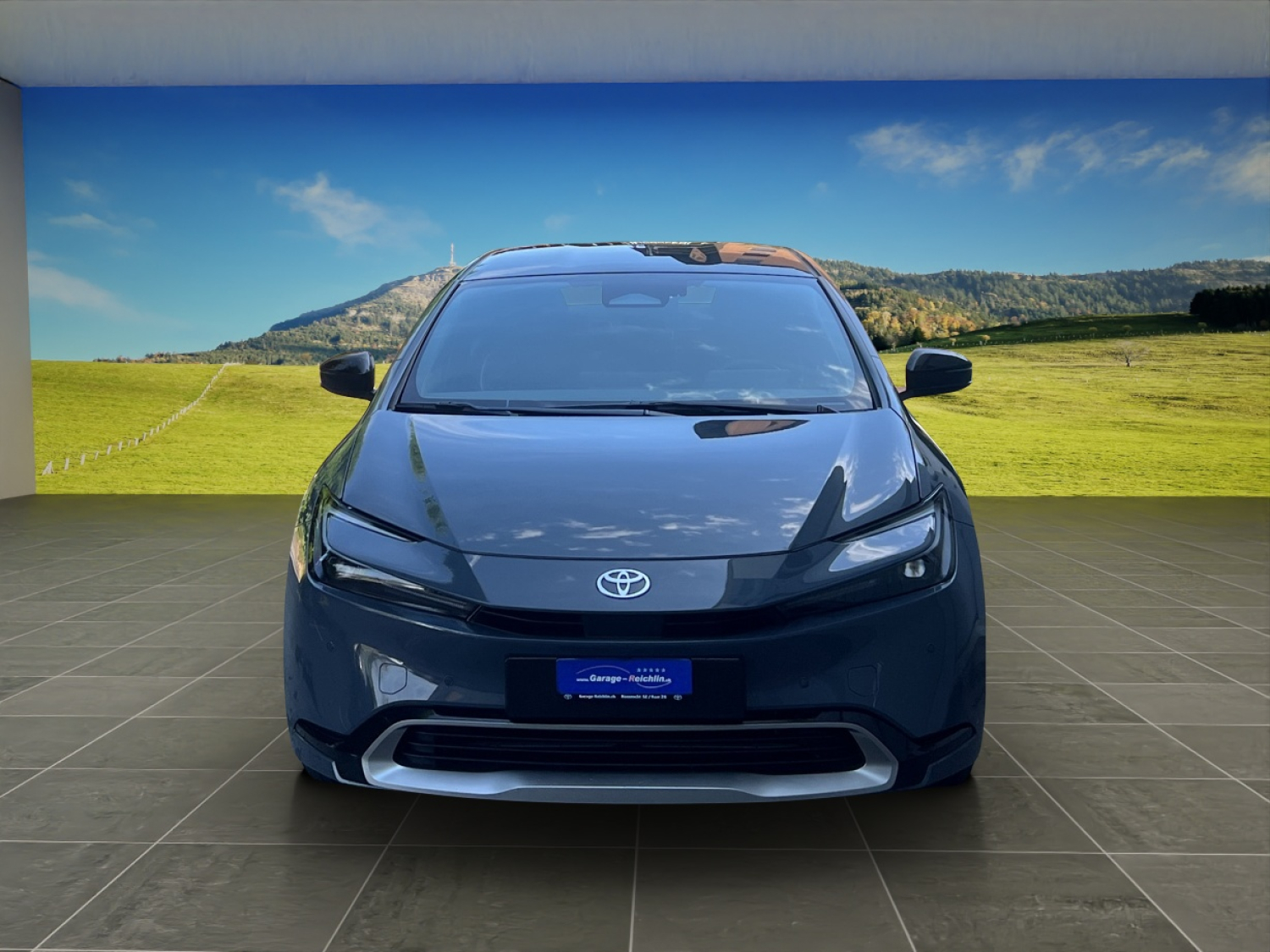 TOYOTA Prius 2.0 Plug-In-Hybrid Style-image-7