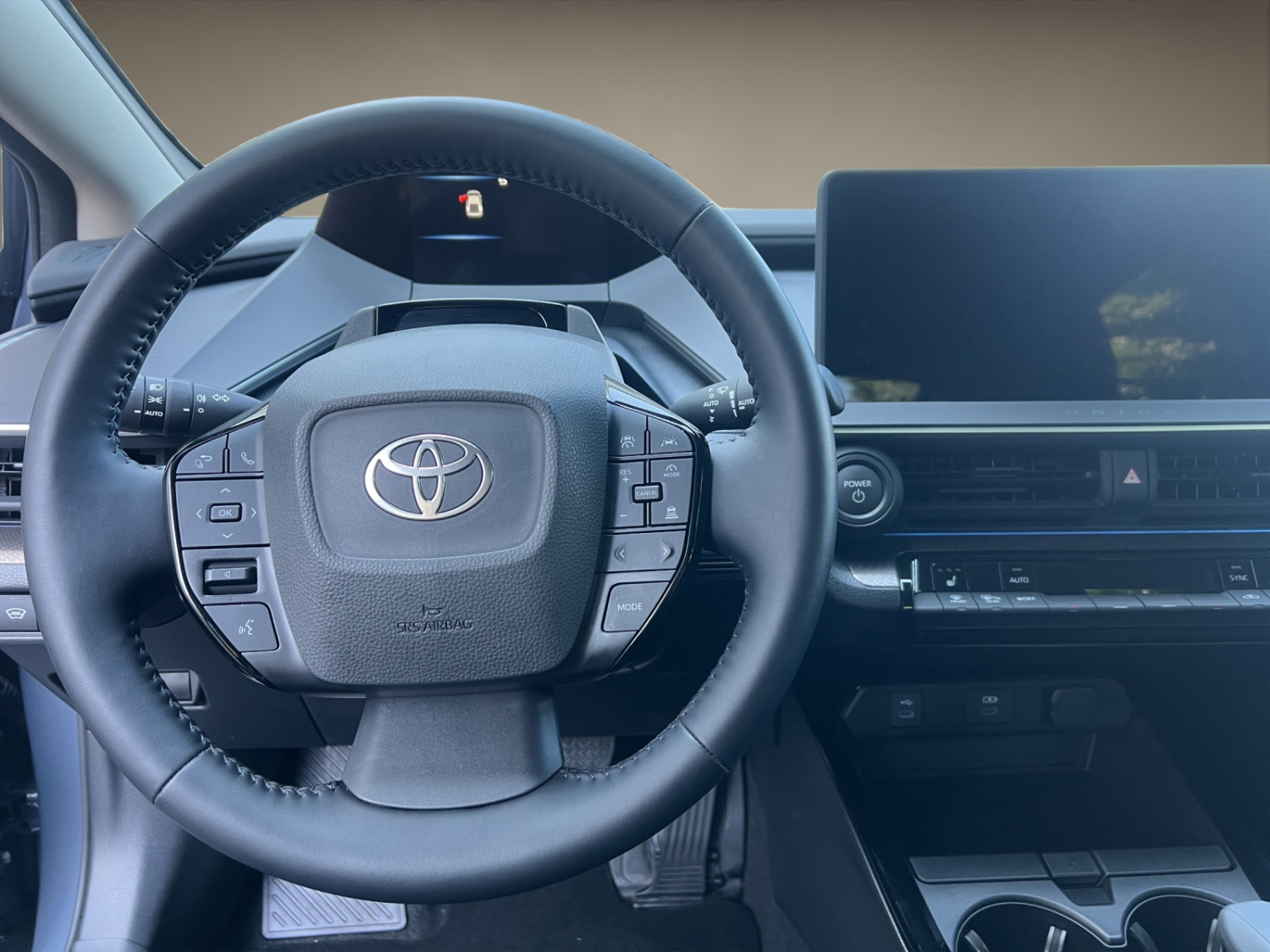 TOYOTA Prius 2.0 Plug-In-Hybrid Style-image-11