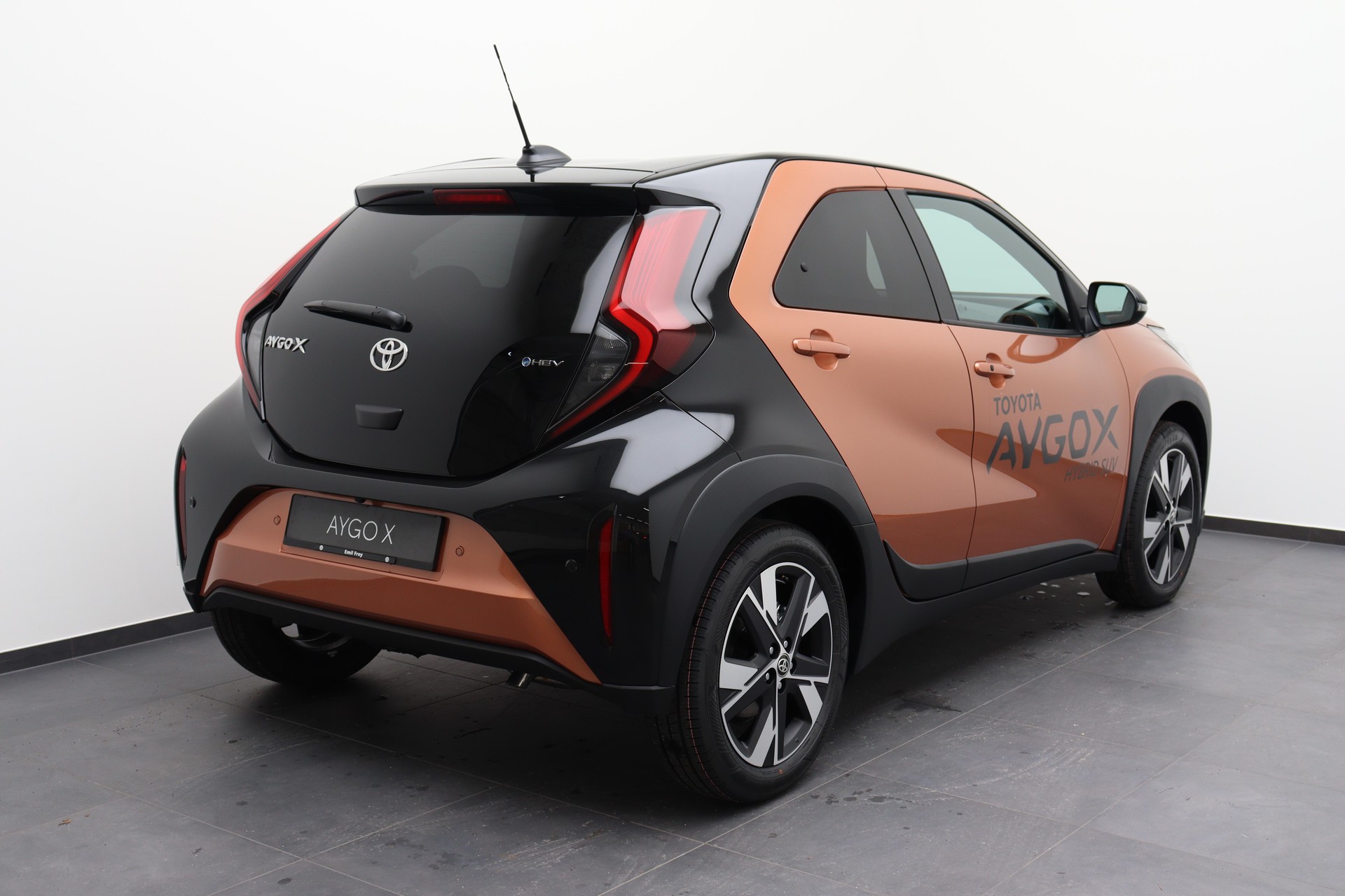 TOYOTA Aygo X 1.5 VVT-i HSD Trend-showroom-element-3
