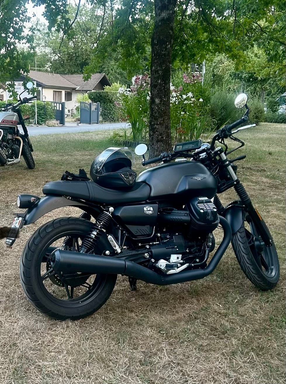 MOTO GUZZI V7 IV 850 Stone-image-0