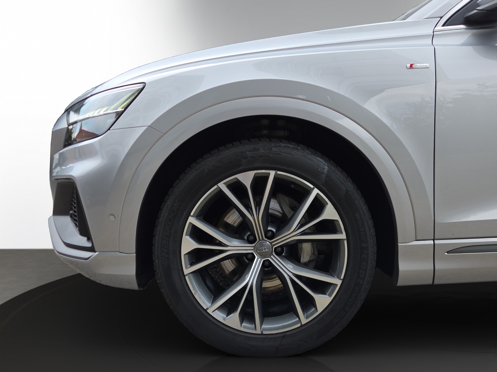 AUDI Q8 55 TFSI quattro tiptronic-showroom-element-3
