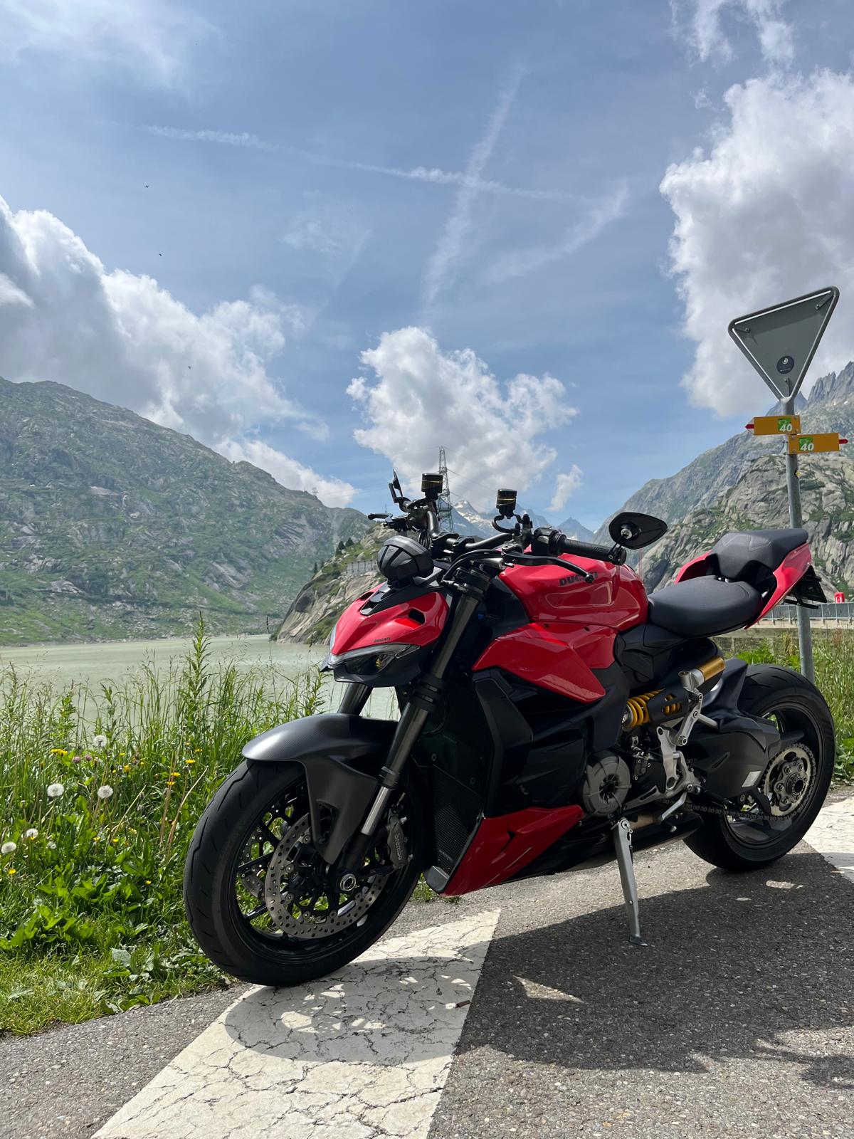 DUCATI Streetfighter V2-image-8