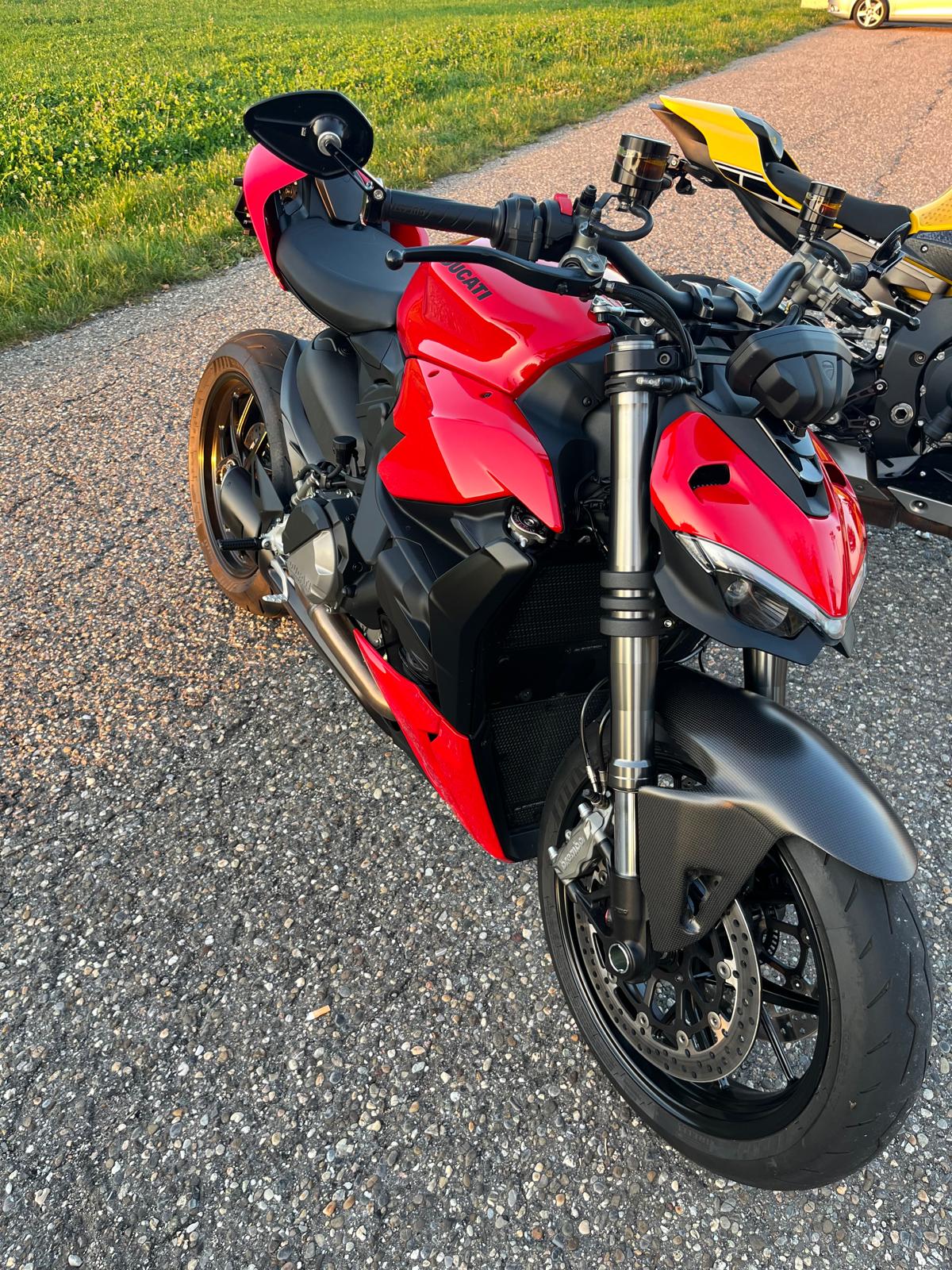 DUCATI Streetfighter V2-image-1