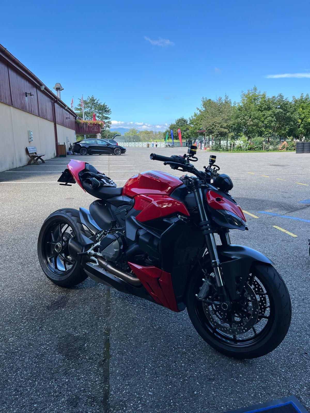 DUCATI Streetfighter V2-image-0