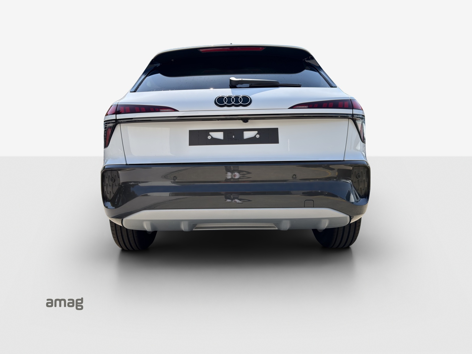 AUDI Q3 SUV 110 kW TFSI S tronic-showroom-element-3