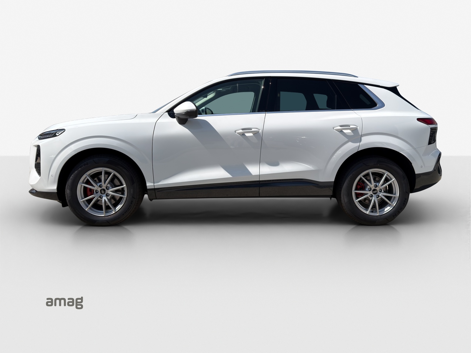 AUDI Q3 SUV 110 kW TFSI S tronic-showroom-element-1
