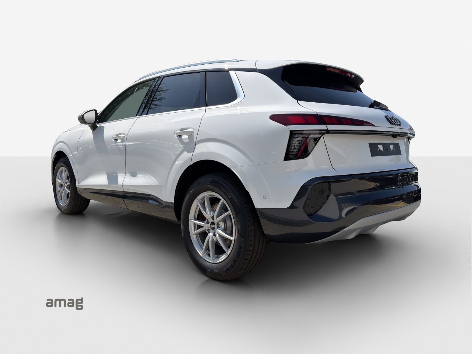 AUDI Q3 SUV 110 kW TFSI S tronic-showroom-element-2
