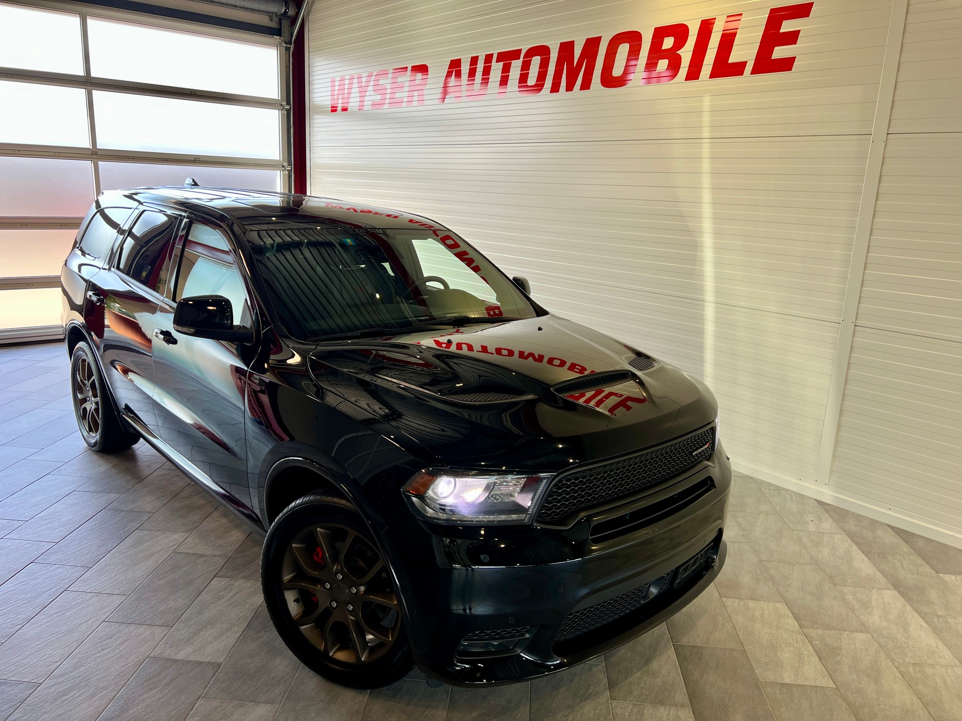 DODGE Durango R/T HEMI-showroom-element-1