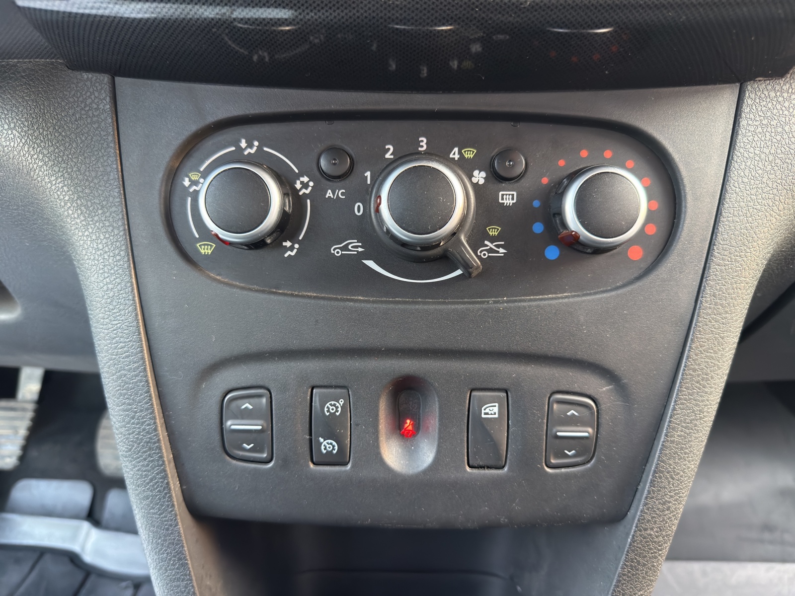 DACIA Logan MCV 0.9 Stepway-image-15