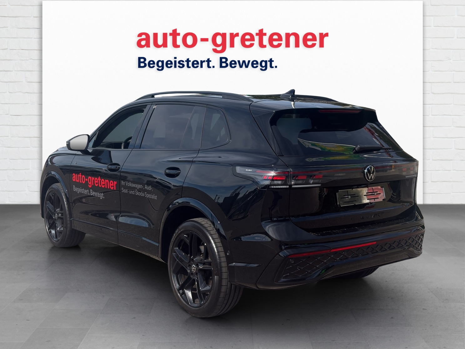 VW Tiguan 2.0 TSI R-Line DSG 4motion-showroom-element-1