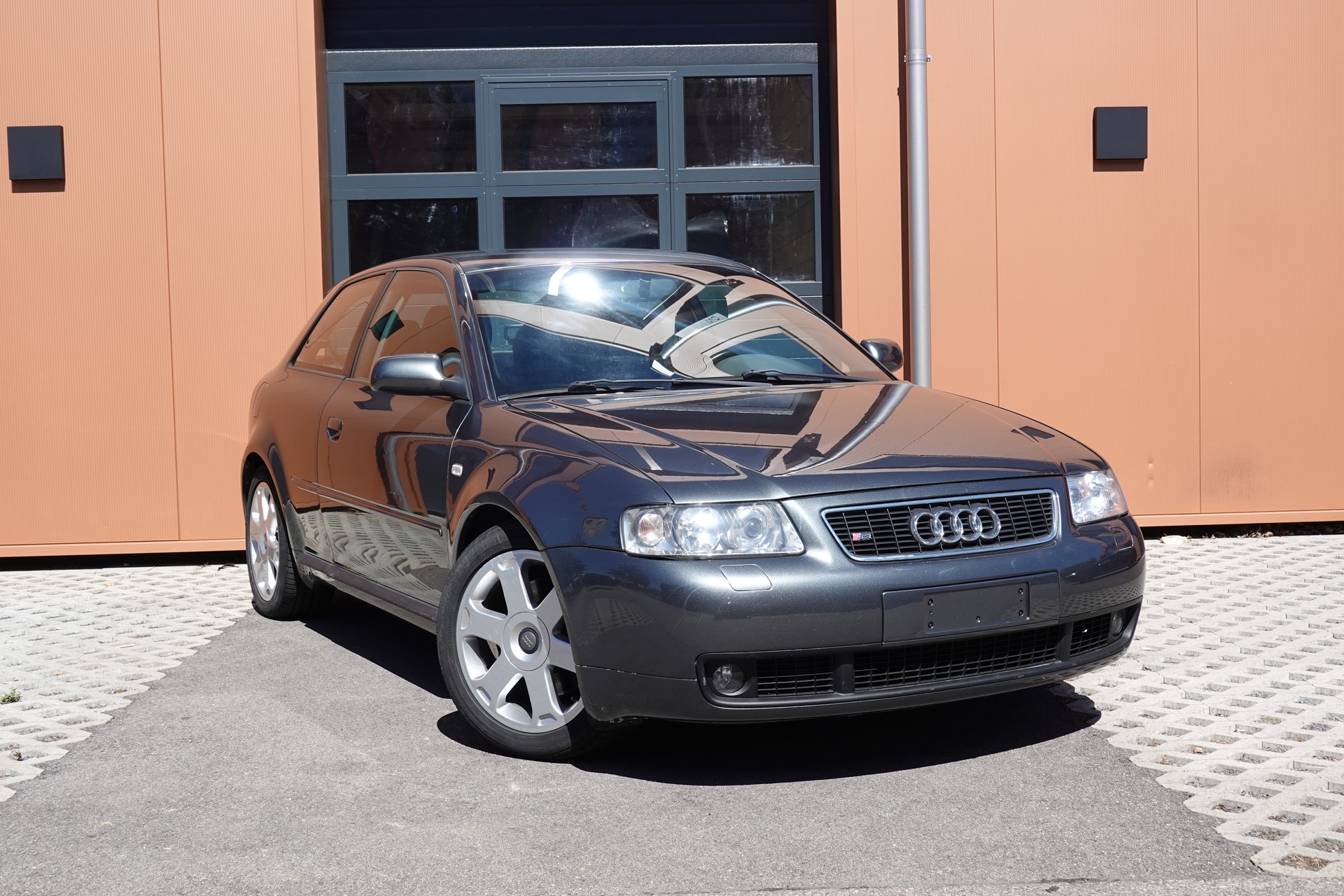 AUDI S3 quattro * Véhicule CH * Intérieur Cuir * 100% d'origine * Tempomat * Son BOSE * Jantes 18 * Sièges électriques *