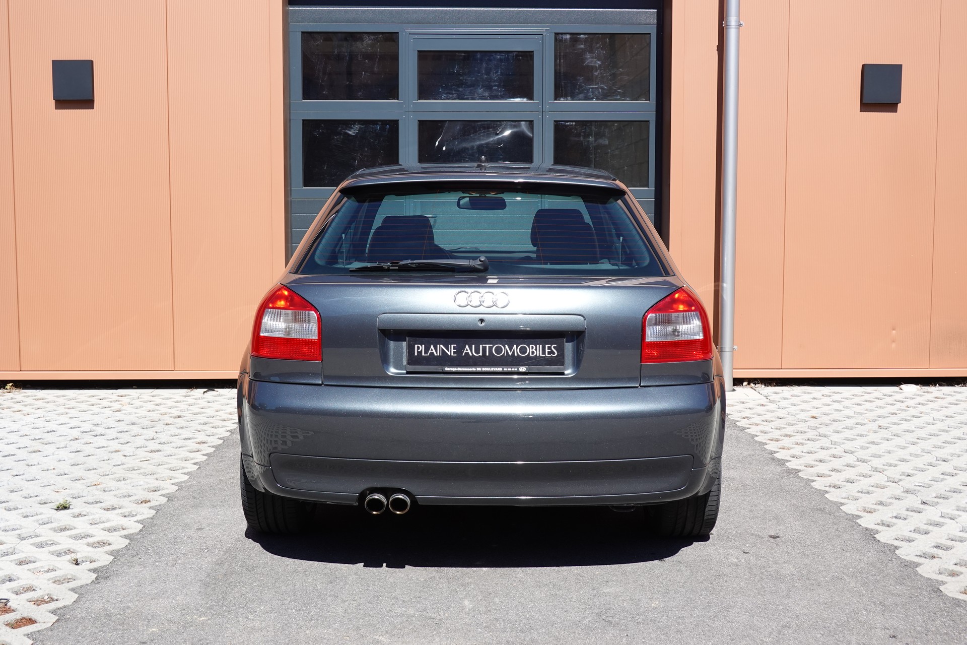 AUDI S3 quattro * Véhicule CH * Intérieur Cuir * 100% d'origine * Tempomat * Son BOSE * Jantes 18 * Sièges électriques *-image-8