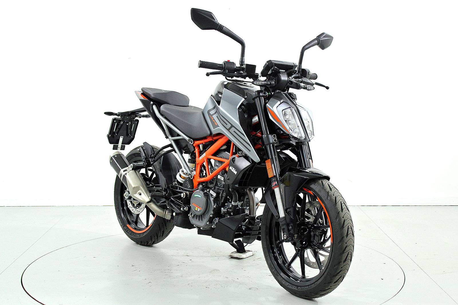 KTM 125 Duke ABS-image-1