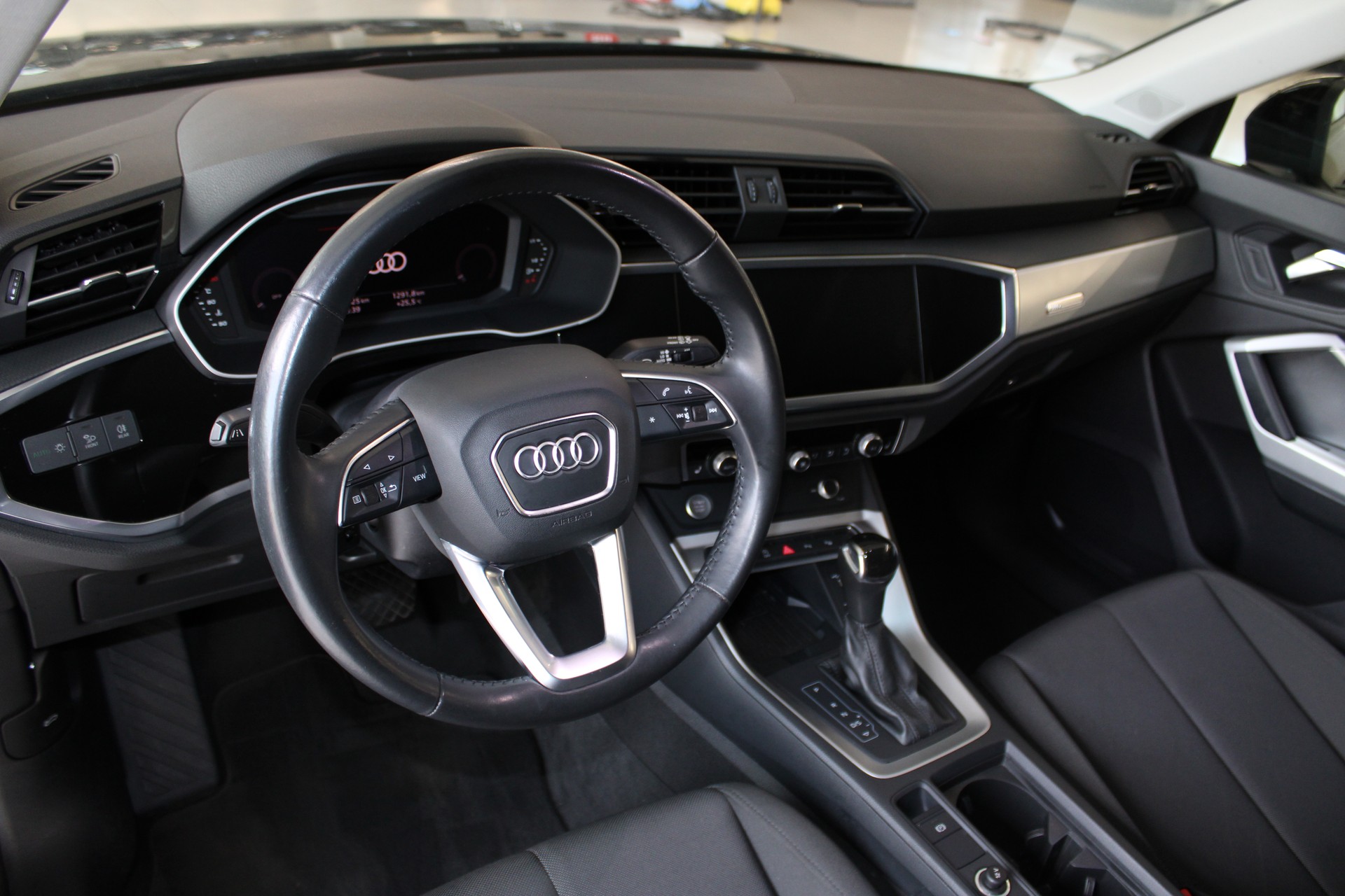 AUDI Q3 35 TFSI S-tronic-image-10