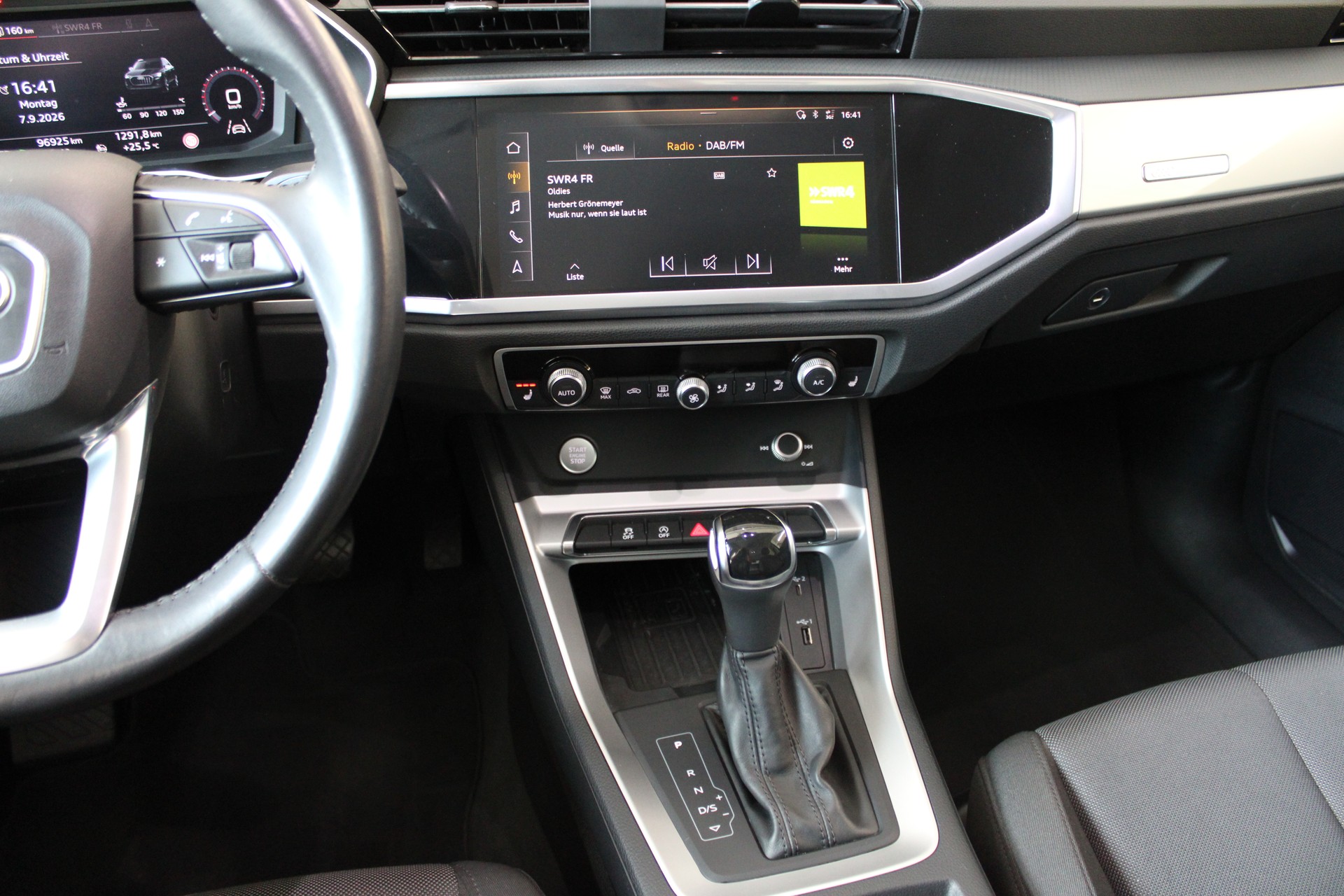 AUDI Q3 35 TFSI S-tronic-image-15