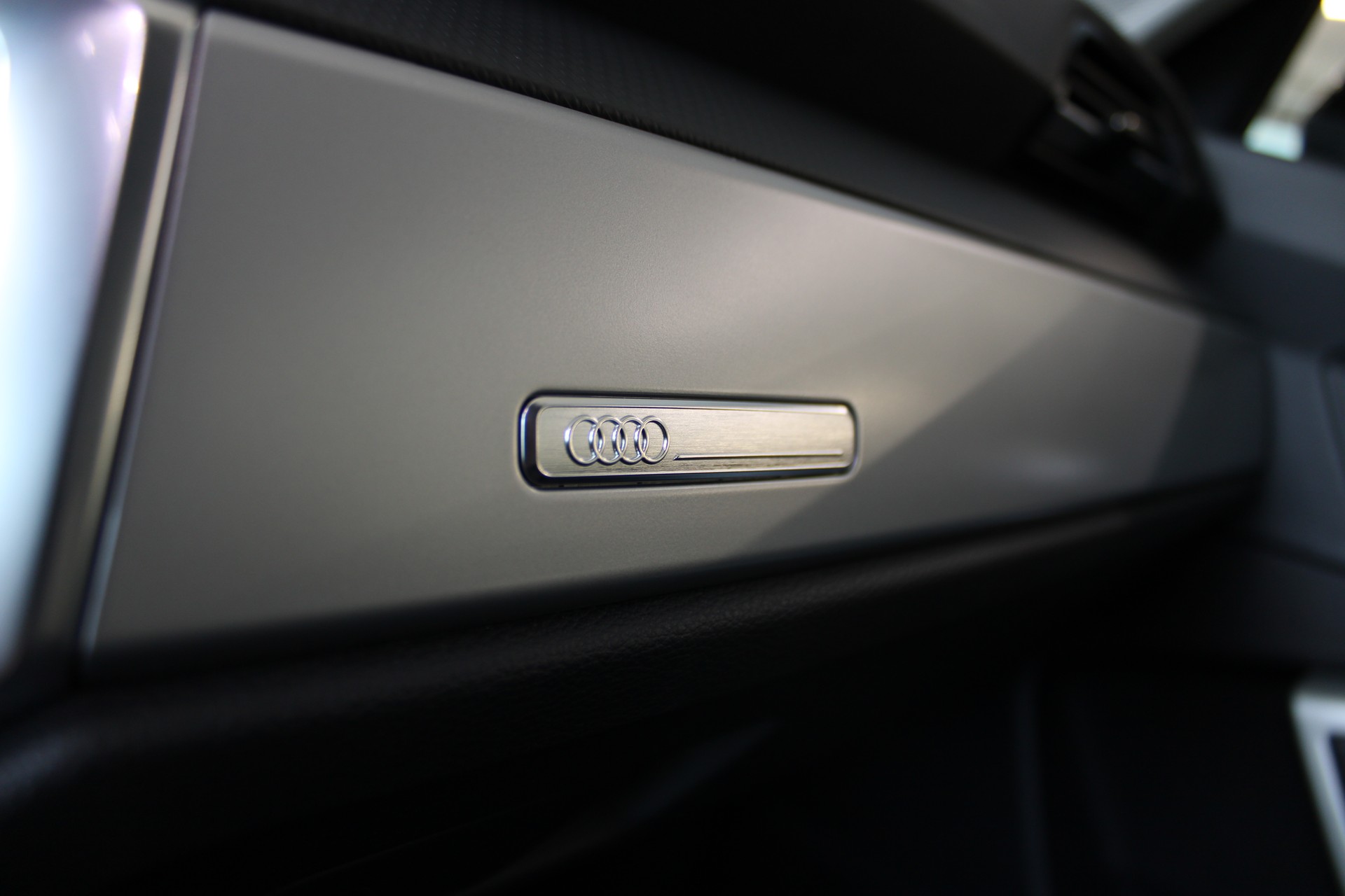 AUDI Q3 35 TFSI S-tronic-image-16
