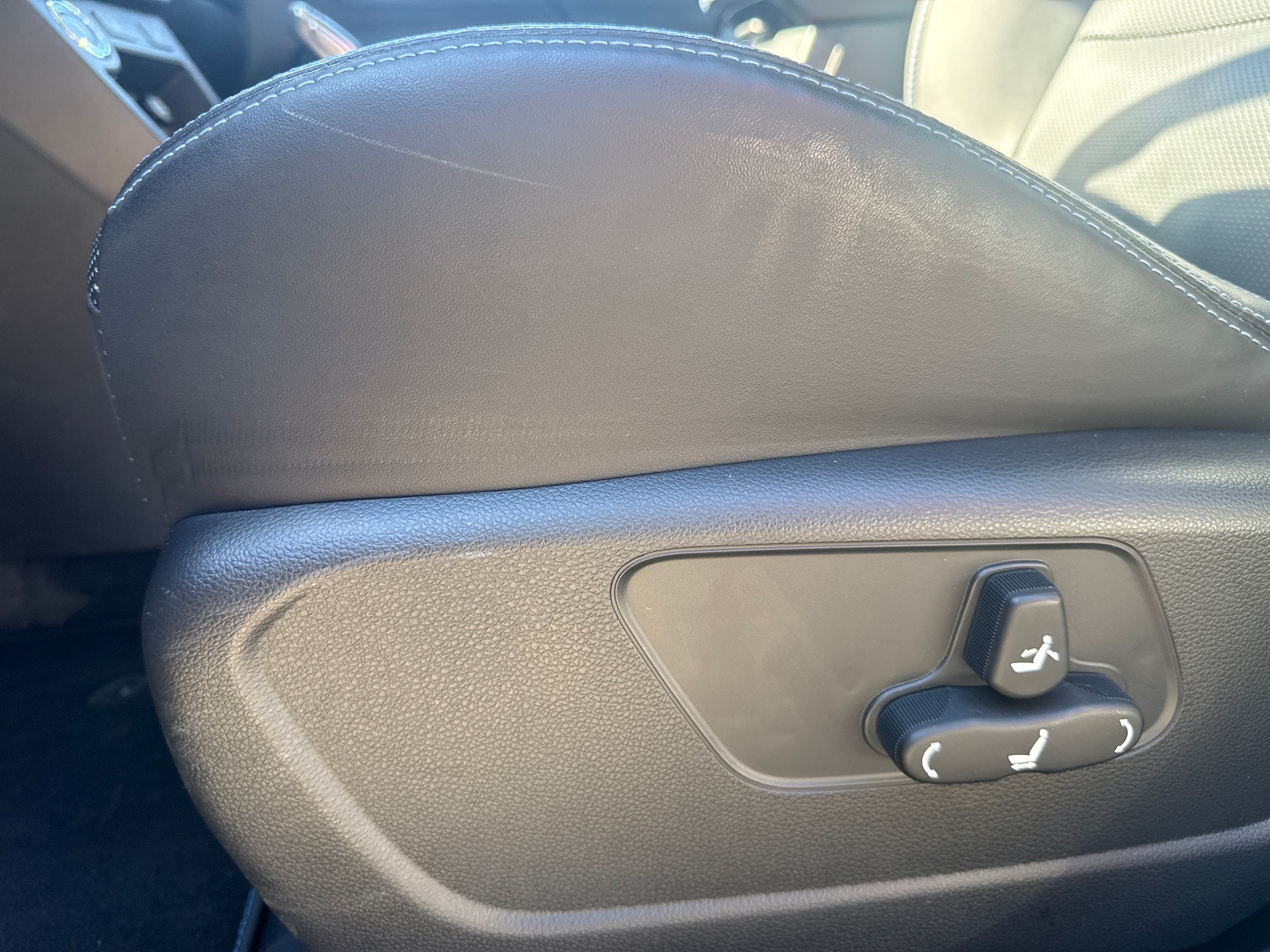 KGM-SsangYong Korando eMotion Titanium-image-12
