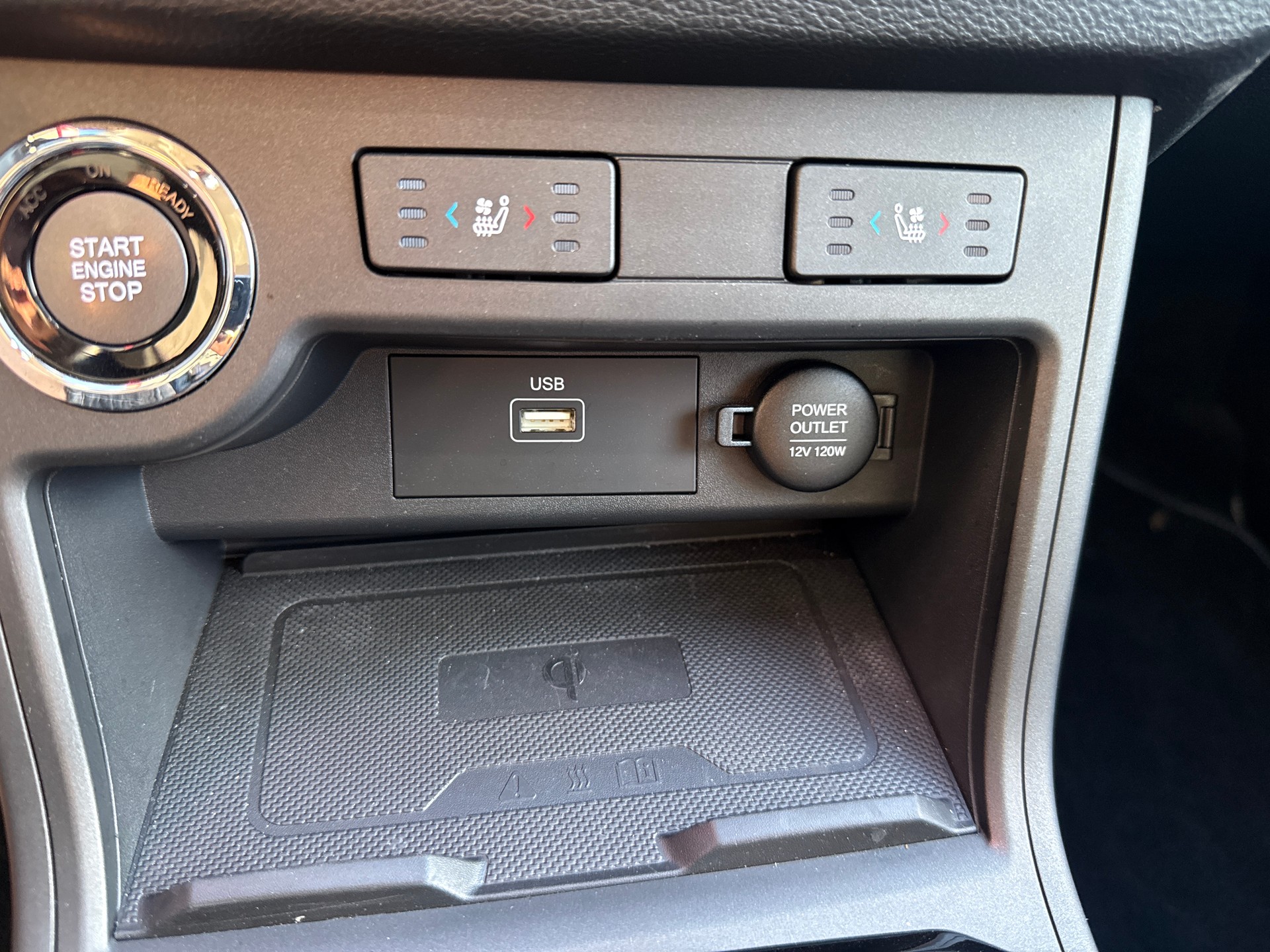 KGM-SsangYong Korando eMotion Titanium-image-22