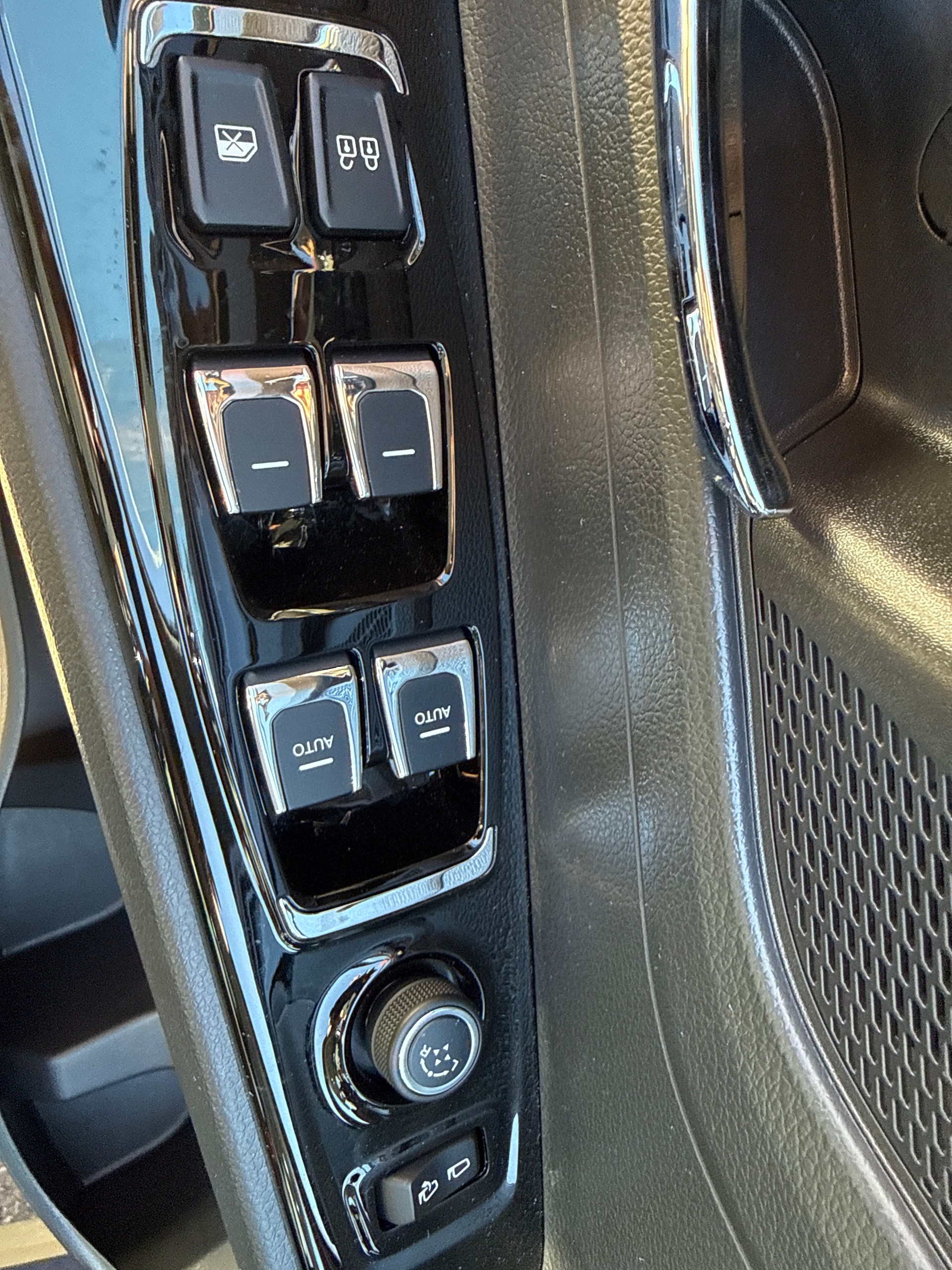 KGM-SsangYong Korando eMotion Titanium-image-16