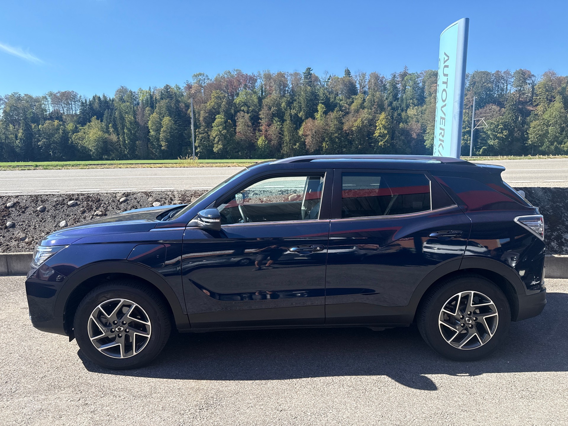 KGM-SsangYong Korando eMotion Titanium-showroom-element-2