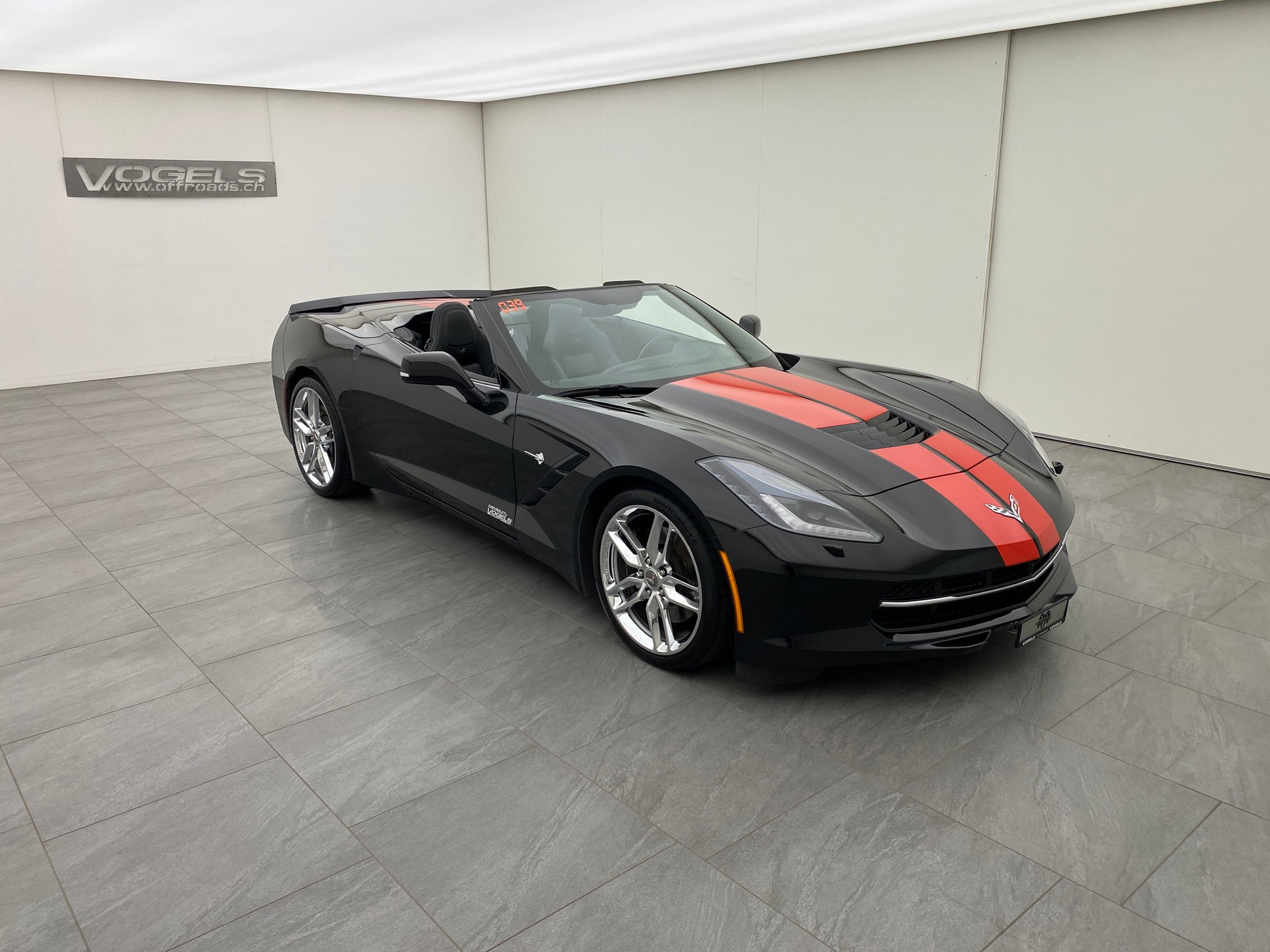 CHEVROLET Corvette C7 2LT Convertible-showroom-element-2